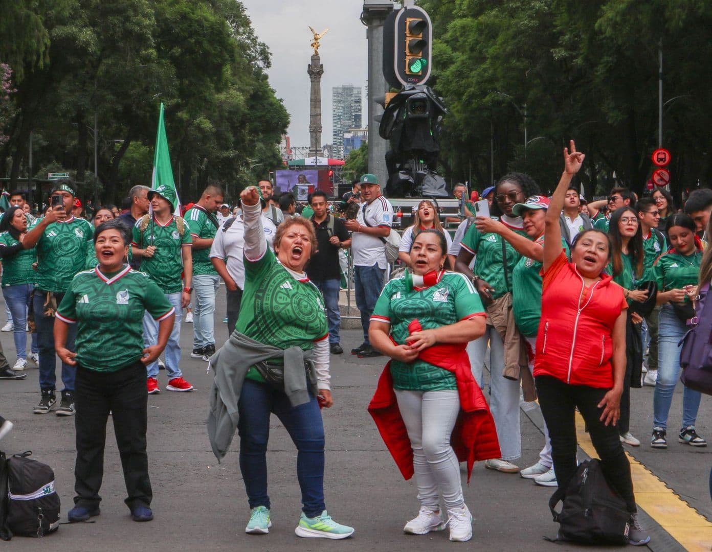 La afición impulsa el ánimo de la Selección Mexicana