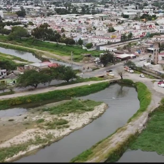 La presa Las Pintas se alimenta de un canal a cielo abierto que trae agua desde el Lago de Chapala