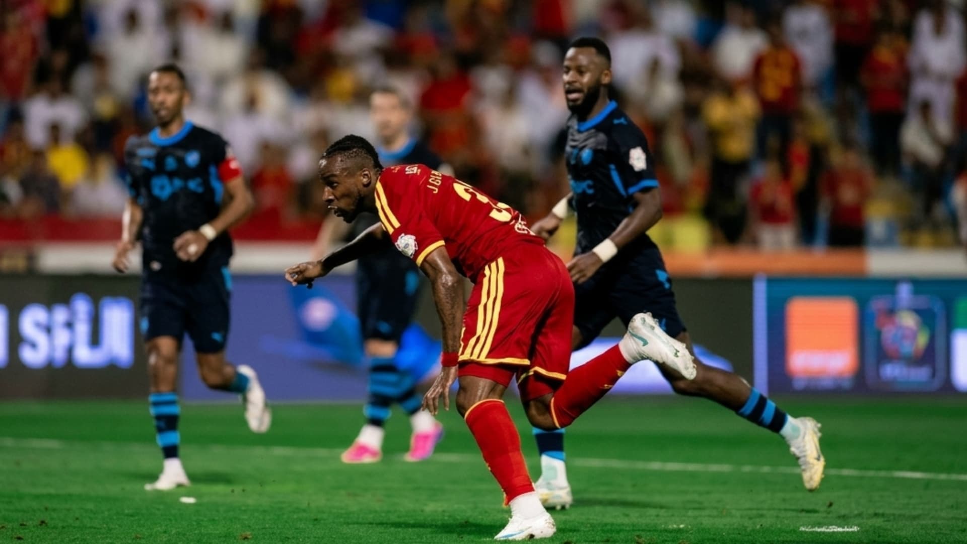 Julián Quiñones marcó el 1-1 de su equipo luego de media hora de juego en la Liga de Arabia Saudita
