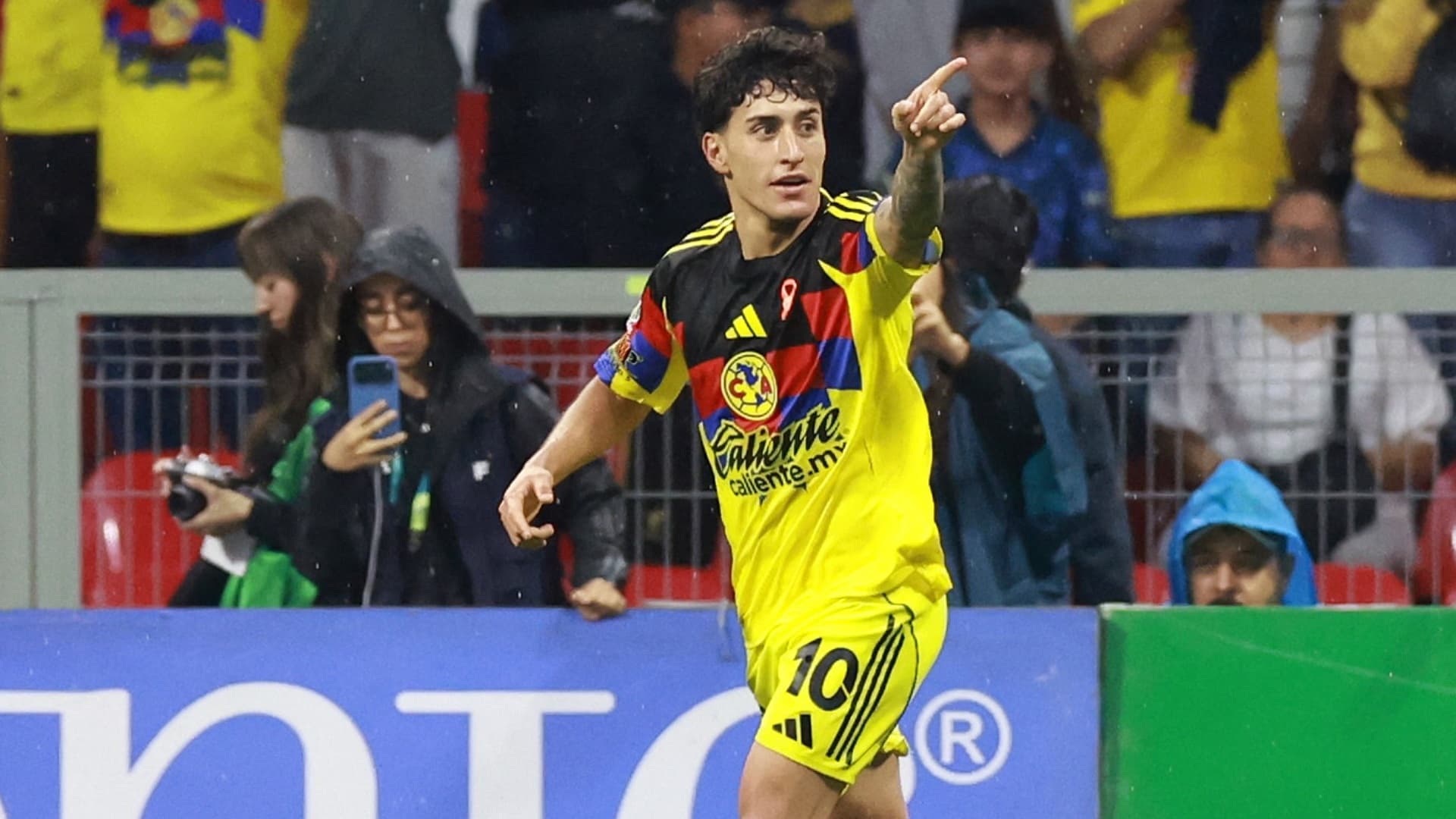 Alejandro Zendejas reportó con el América luego de ir al Mundial 2026 con Estados Unidos.