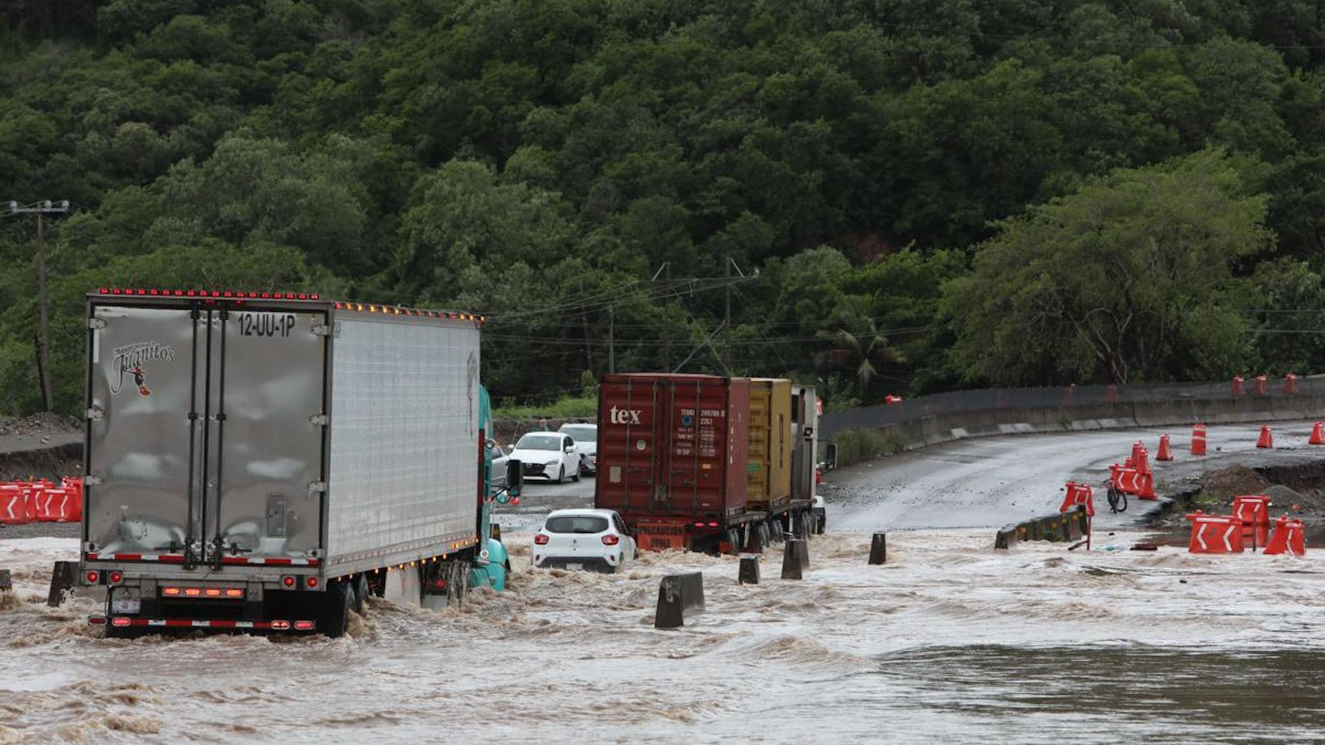 Afectaciones del huracán Simon en Colima. Foto: Cuartoscuro | Archivo