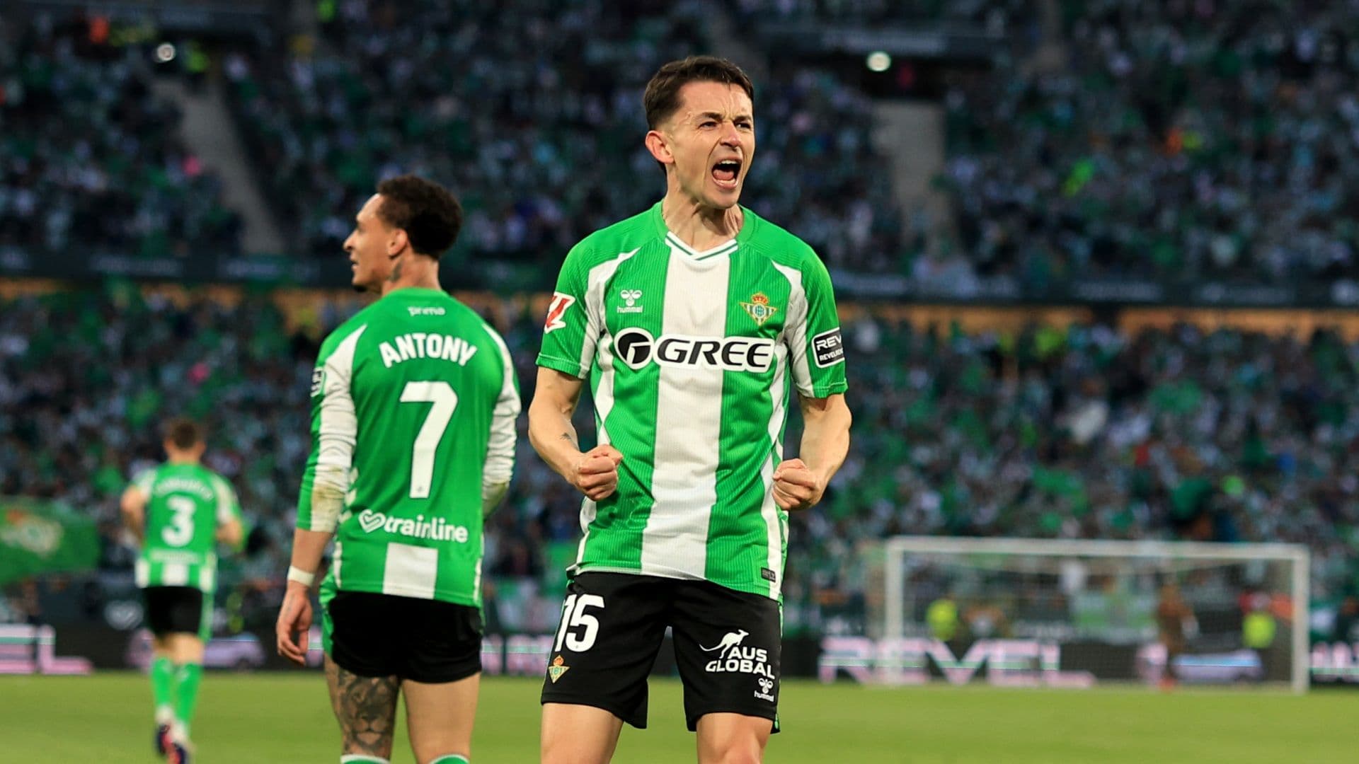Álvaro Fidalgo se la ha pasado en la banca del Betis en las primeras 3 fechas de la nueva temporada.