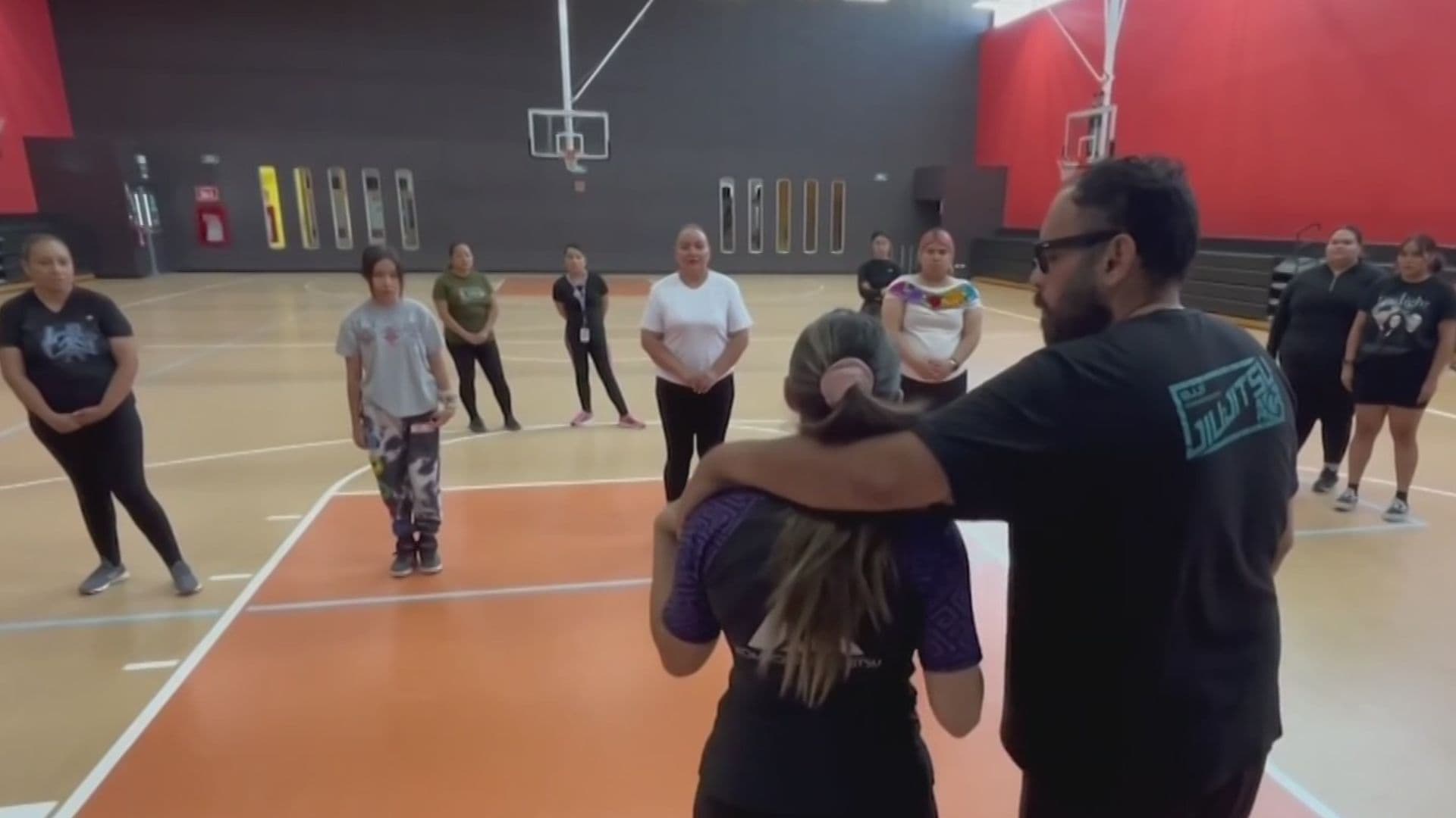 Amas de Casa Reciben Entrenamiento de Defensa Personal en Ciudad Juárez, Chihuahua