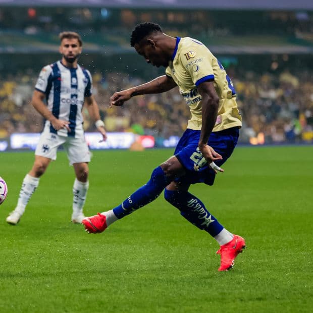 Cristian Borja, jugador del América, en un partido de Liga MX ante Monterrey
