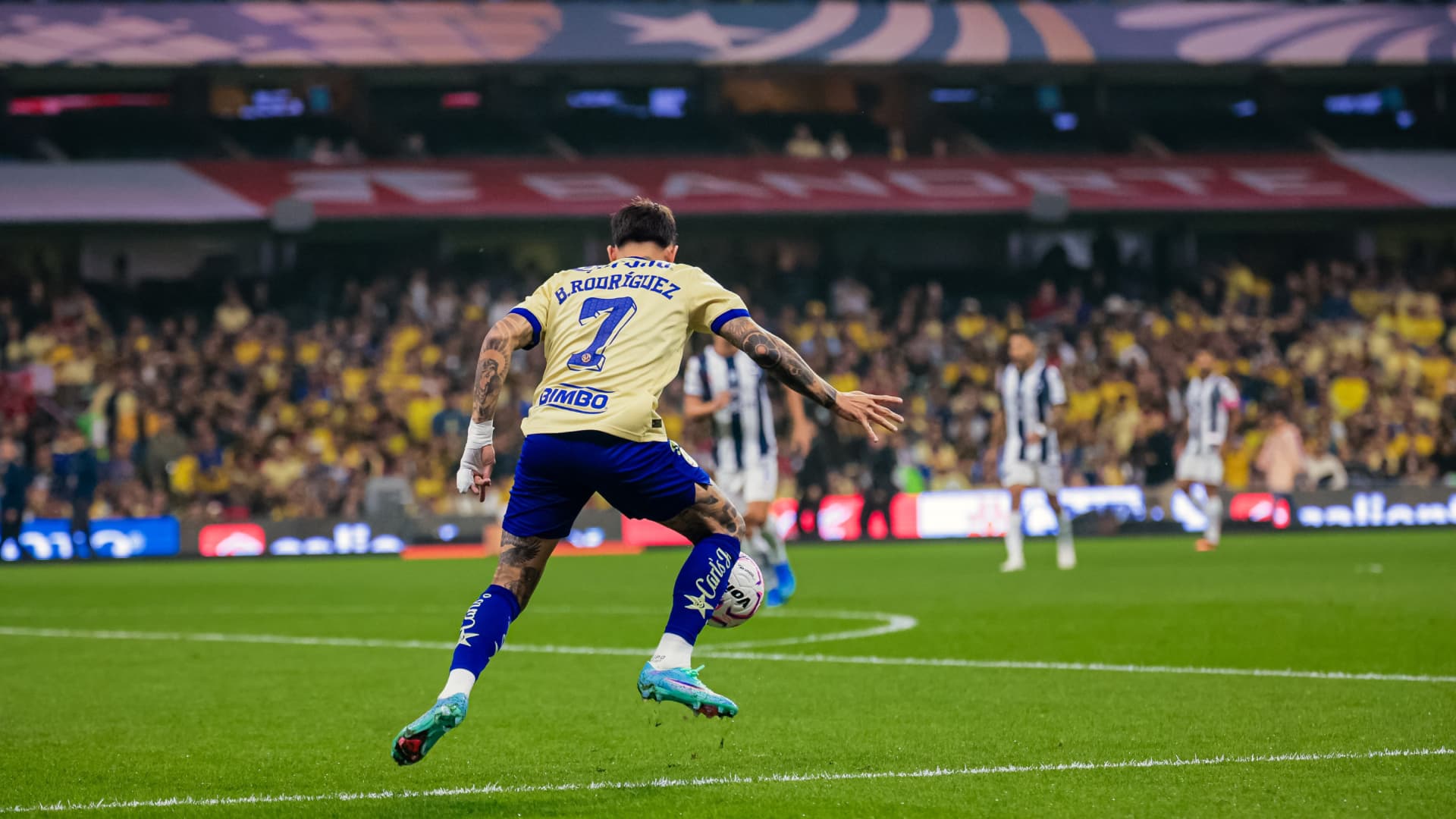 Brian Rodríguez, jugador del Club América, en el partido vs Monterrey
