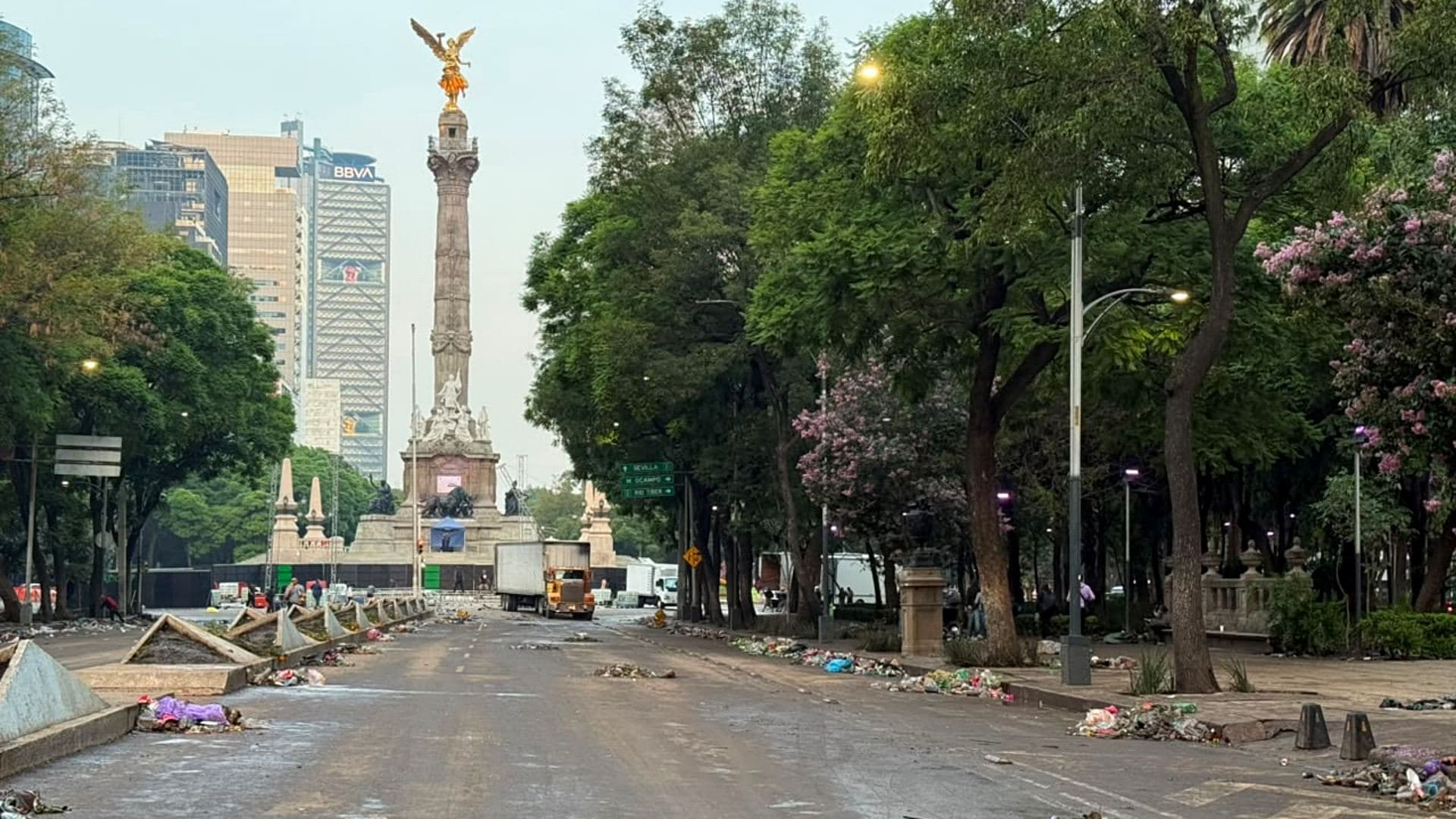 Ángel de la Independencia luego de festejos por triunfo de la Selección Mexicana. Foto: N+