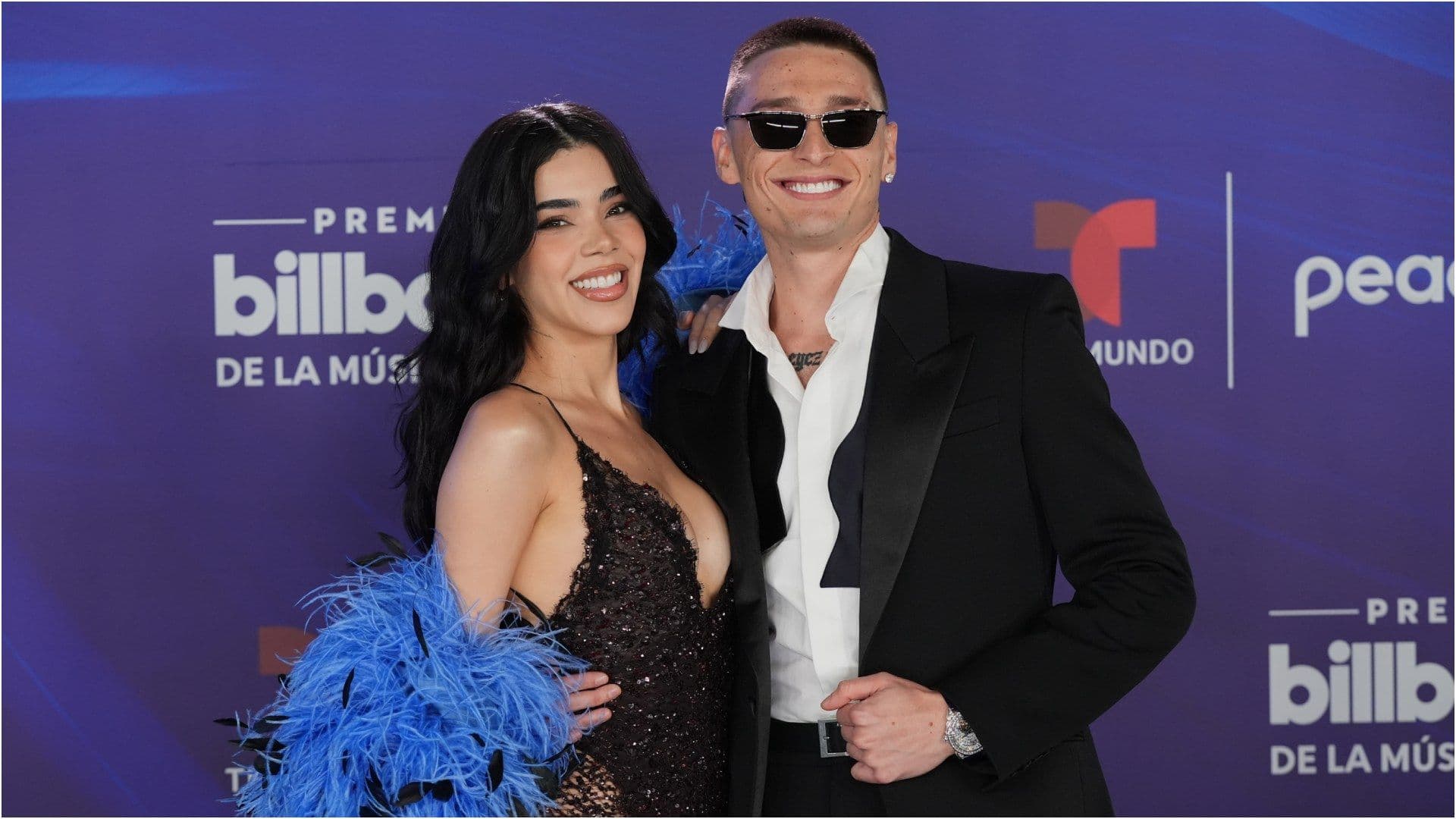 Los cantantes anunciaron que han terminado su noviazgo.