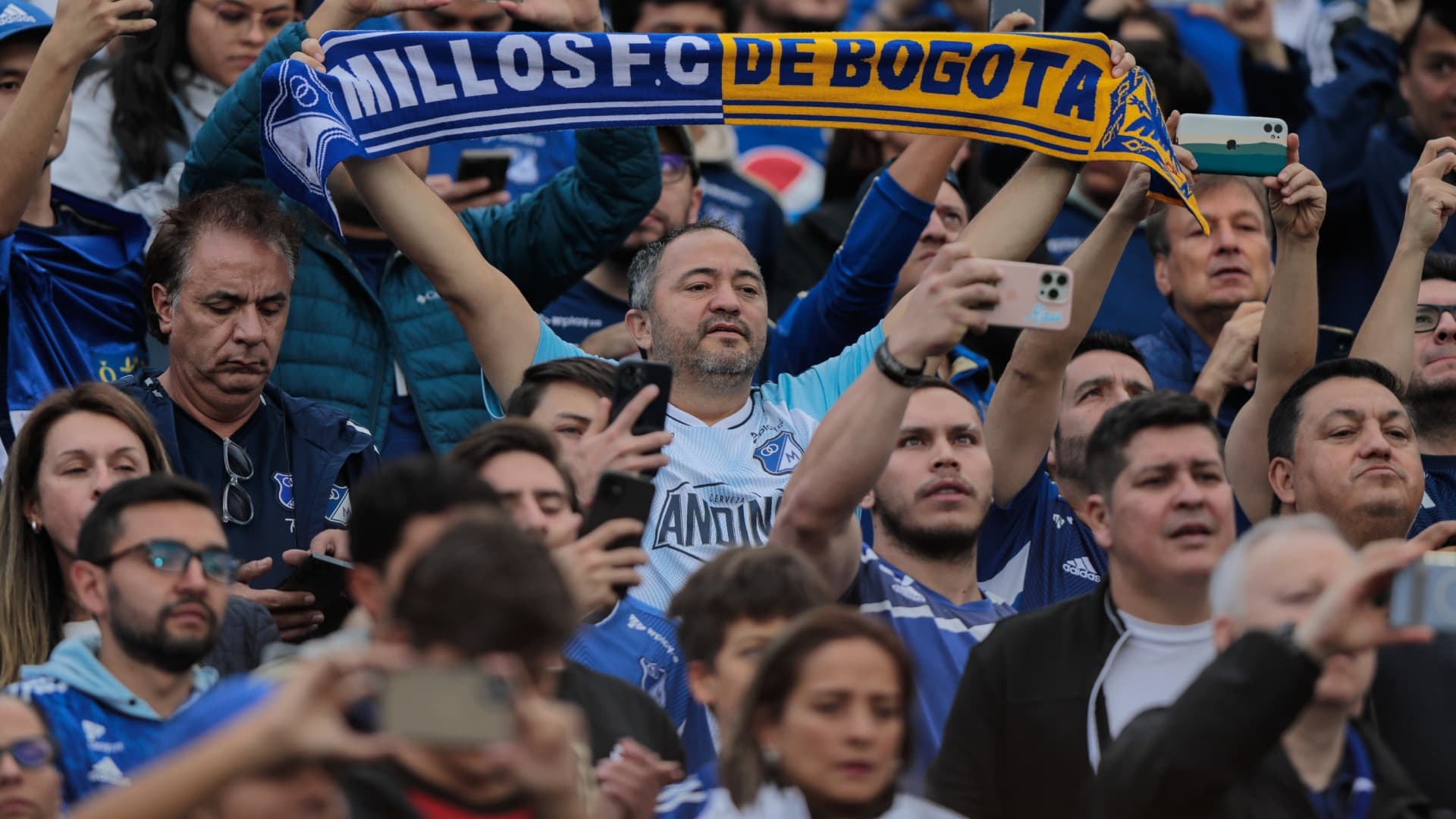 La División Mayor del Futbol Colombiano aplazó varios partidos para garantizar seguridad de aficionados y futbolistas.