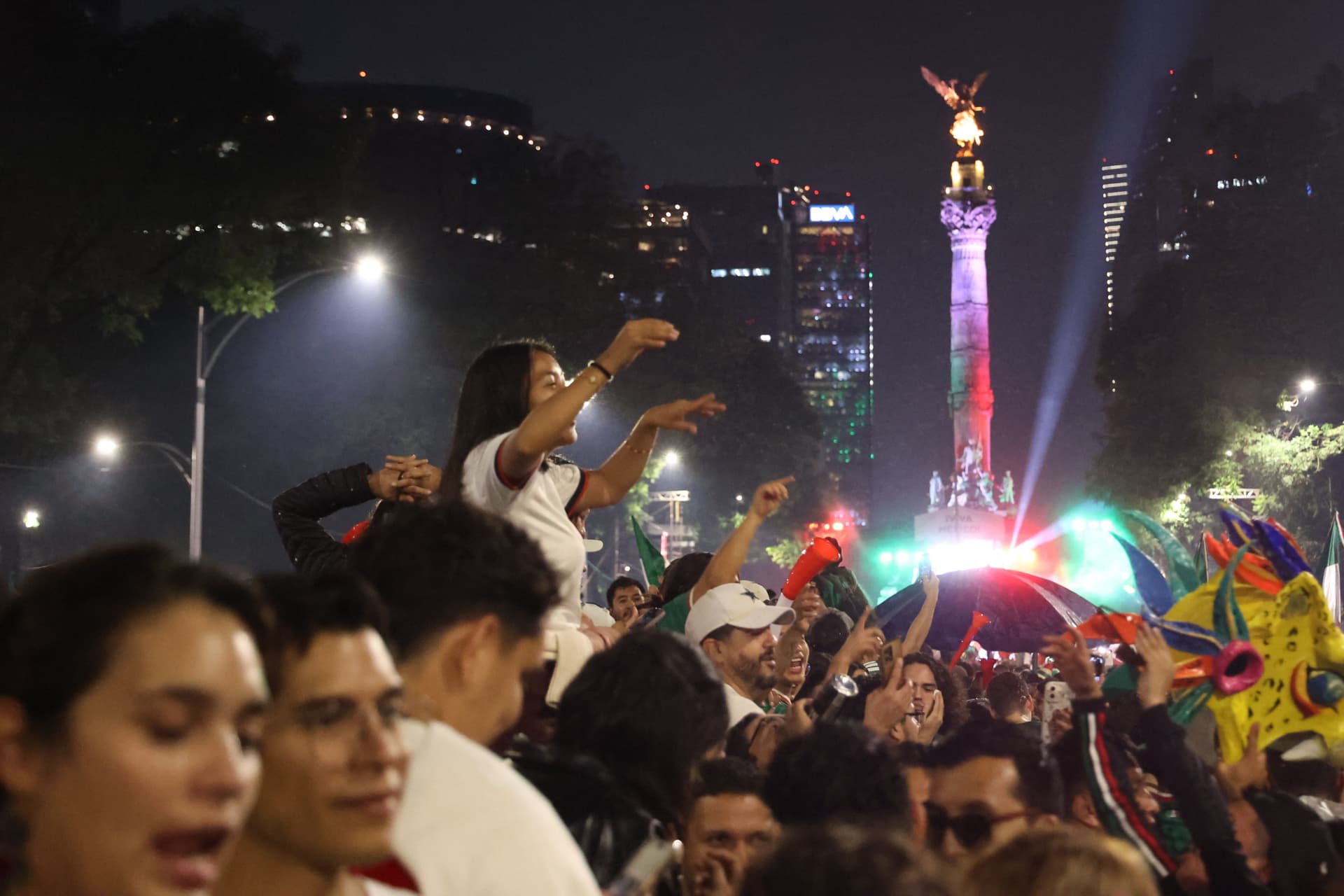 artistas-angel-independencia-despues-mexico-vs-chequia