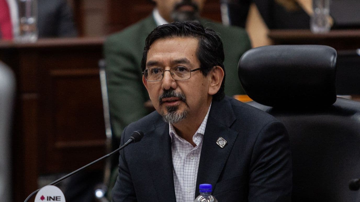 Consejero electoral del INE, Arturo Chávez.