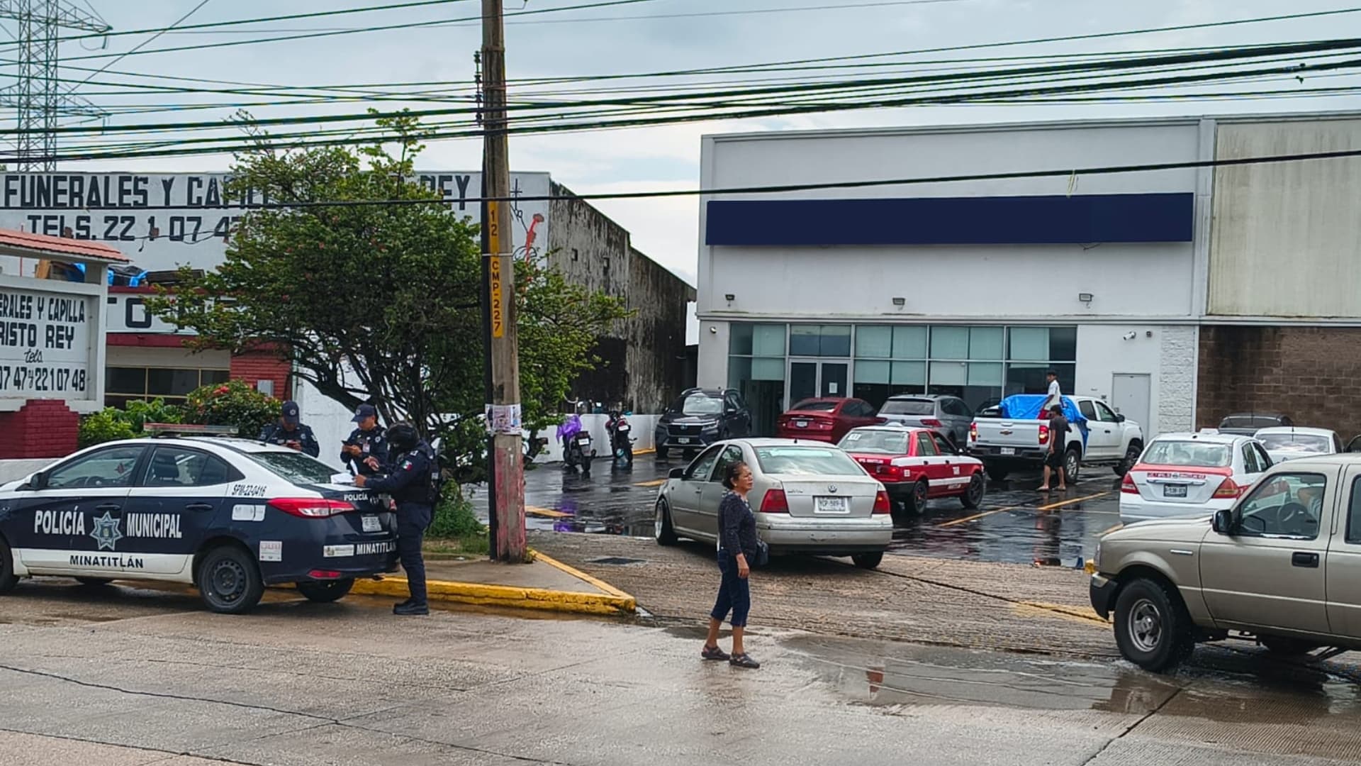 Asaltan sucursal bancaria ubicada en la colonia Las Fuentes.