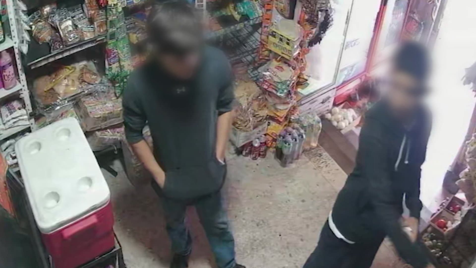 Jóvenes que asaltaron una tienda