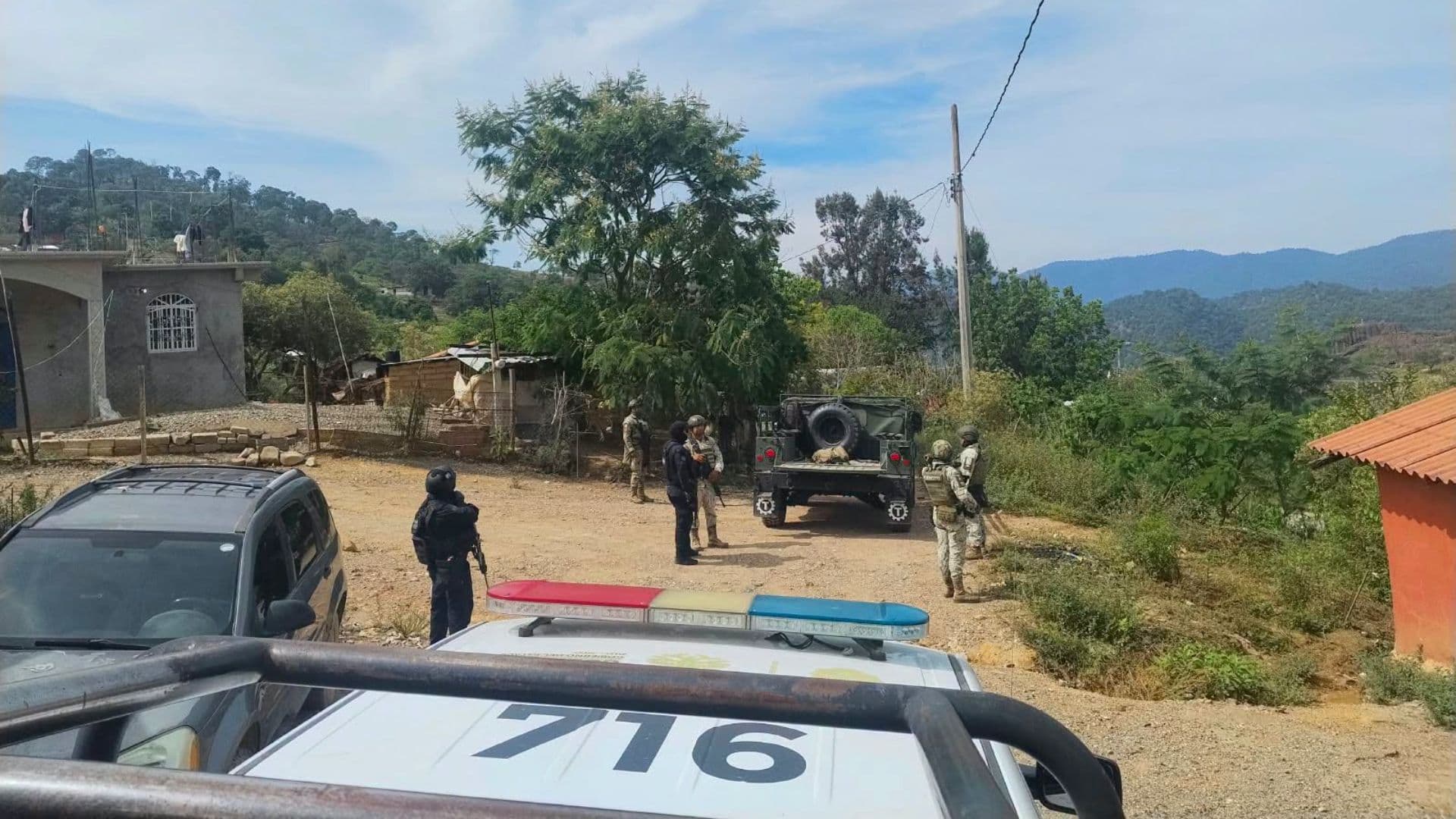 Elementos de seguridad durante labores de vigilancia en la zona serrana de Guerrero
