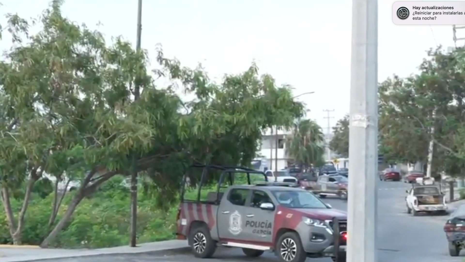 Balacera en García: Hombres Armados se Atrincheran y Atacan a Policías