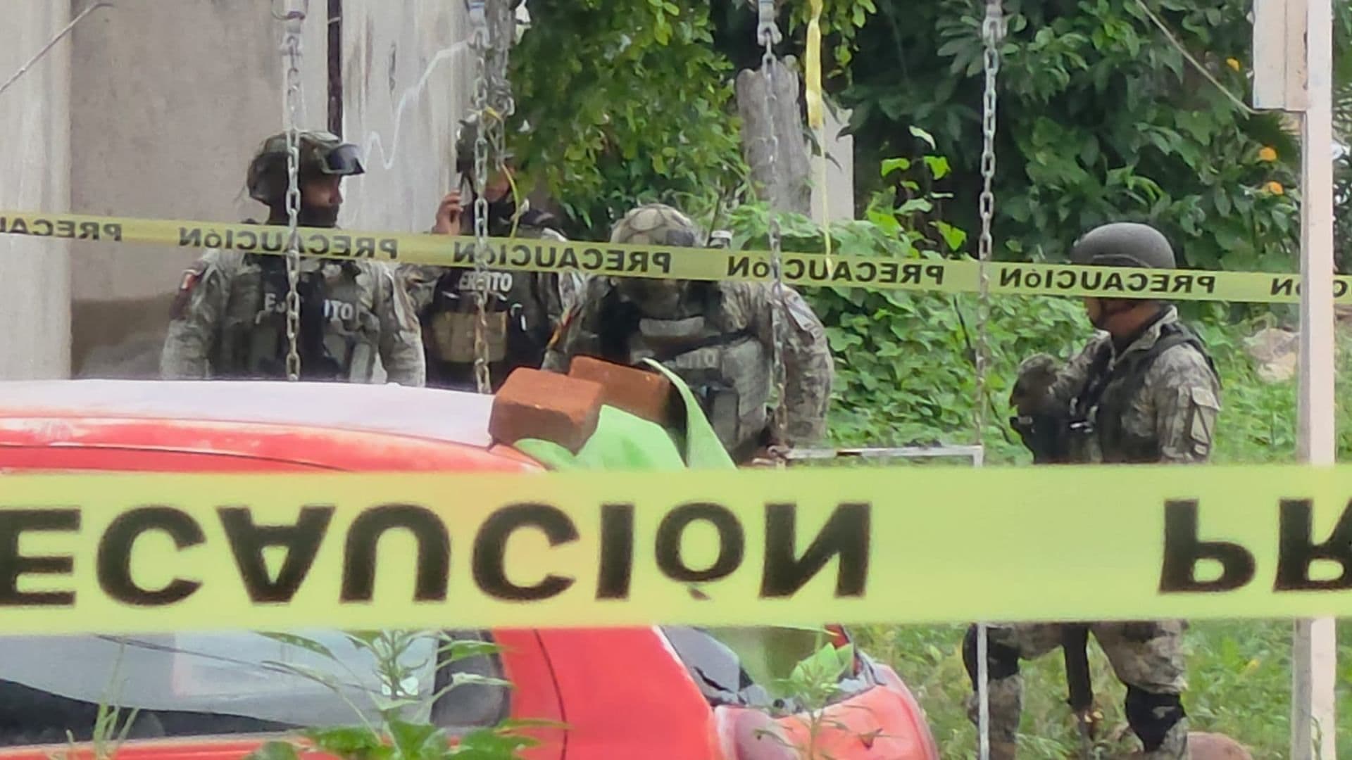 Un joven mecánico fue atacado a balazos en su casa en Culiacán mientras estaba con su familia