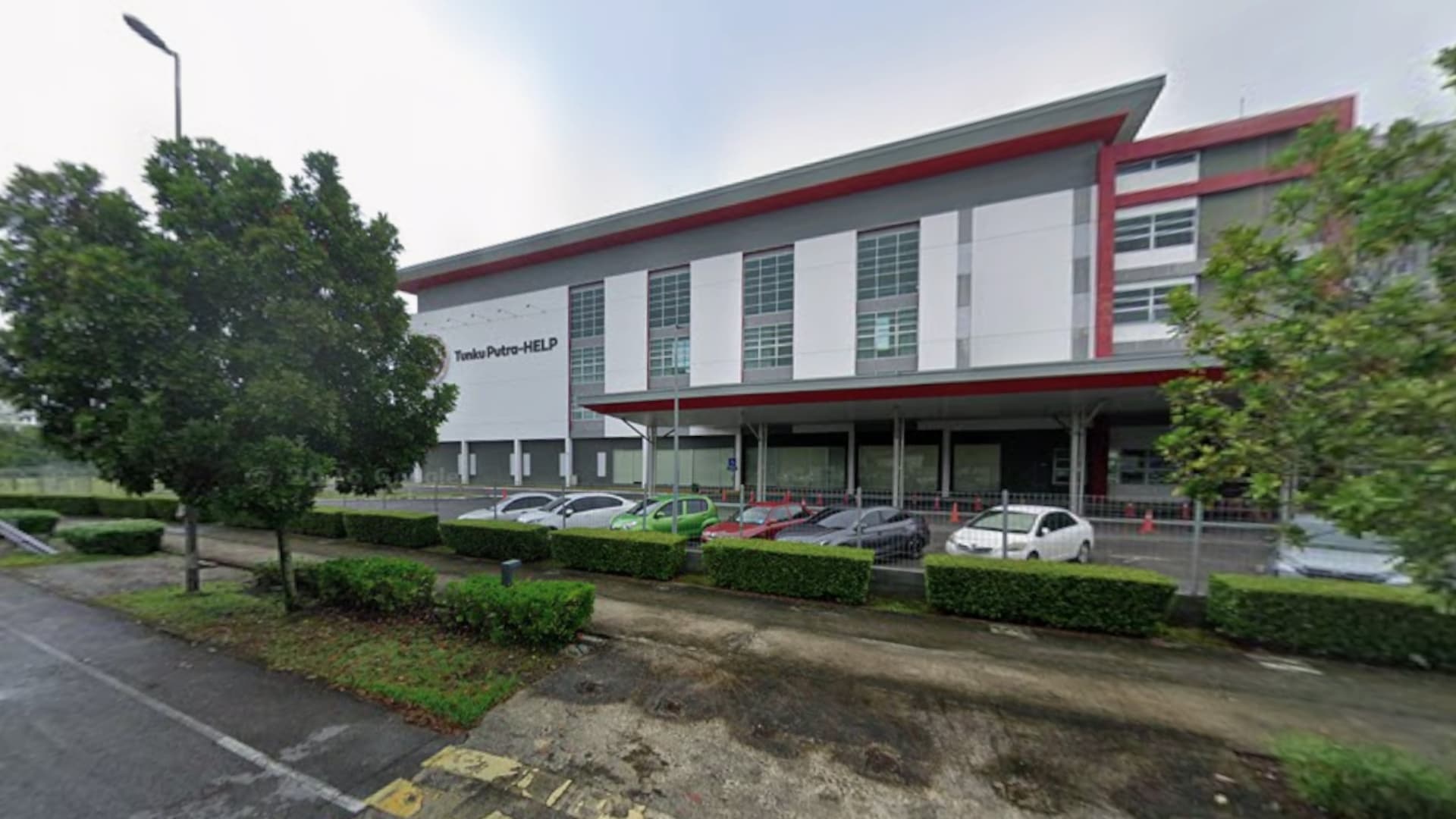 Vista del exterior de una escuela en Malasia