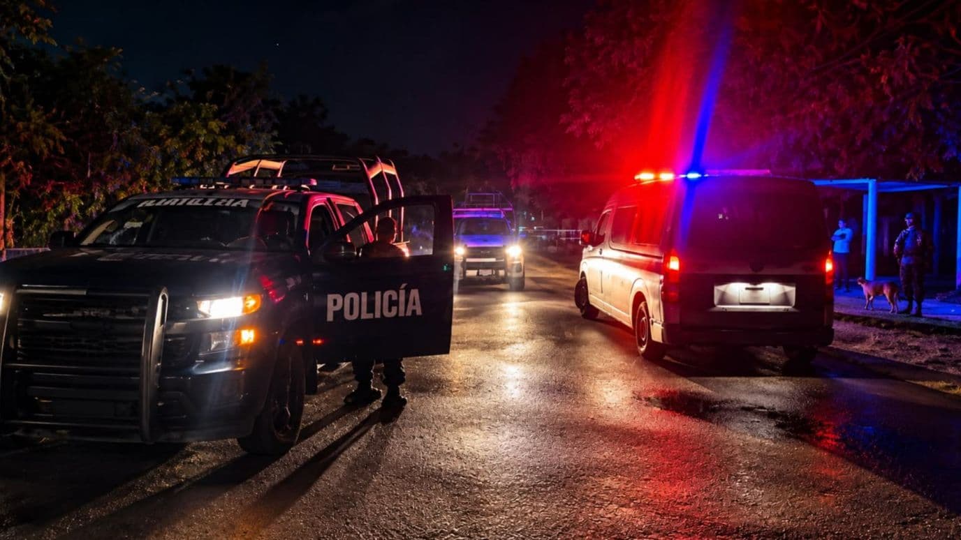 En Cosoleacaque, dos hombres, uno de ellos menor de edad, fueron asesinados en la madrugada