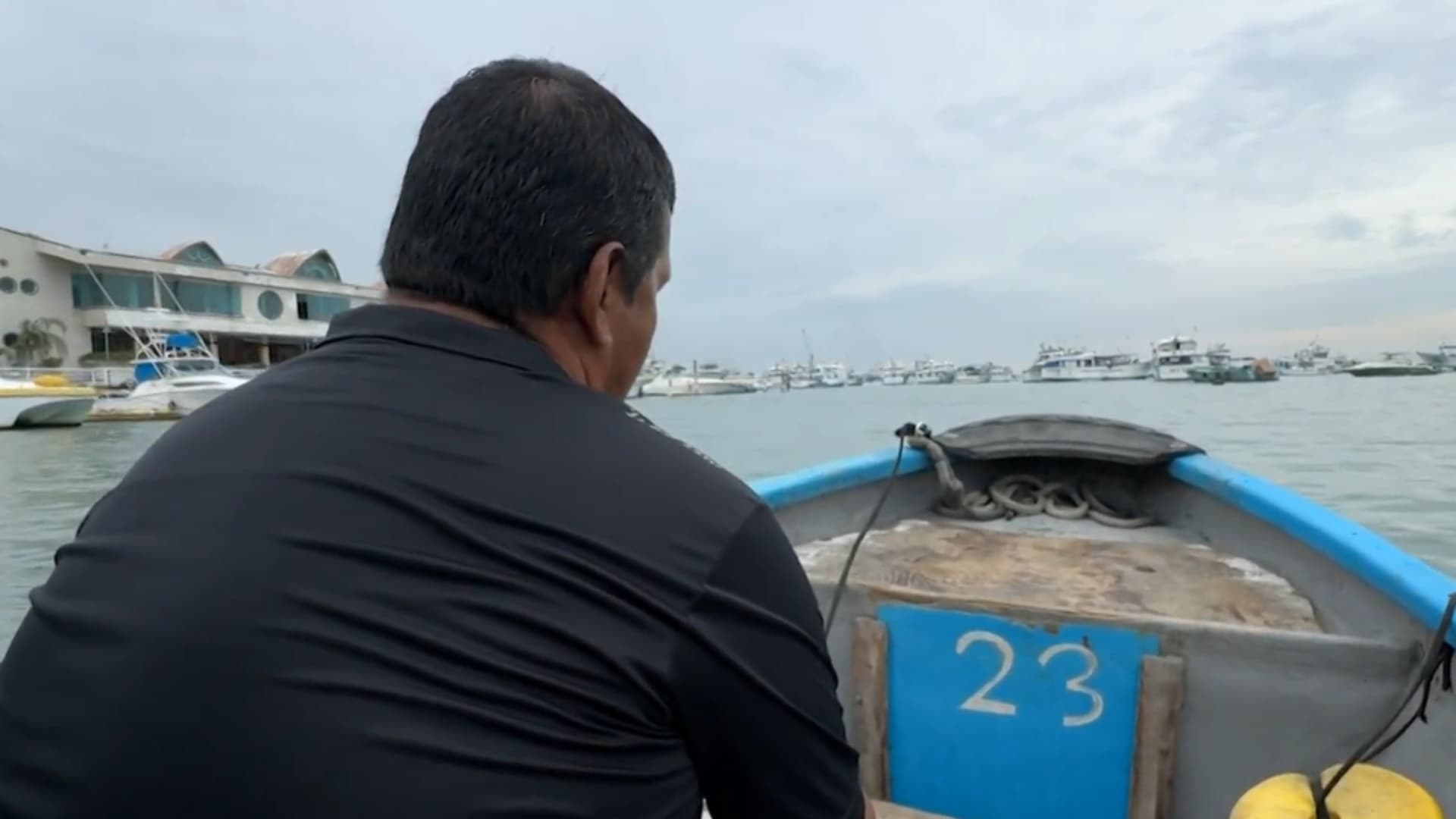 Tripulante de embarcación ecuatoriana atacada.