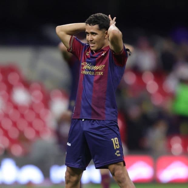 Luis Calzadilla, mediocampista del Atlante, lamenta la derrota de su equipo