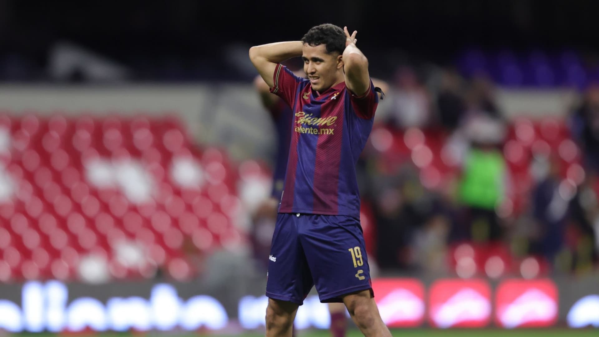 Luis Calzadilla, mediocampista del Atlante, lamenta la derrota de su equipo