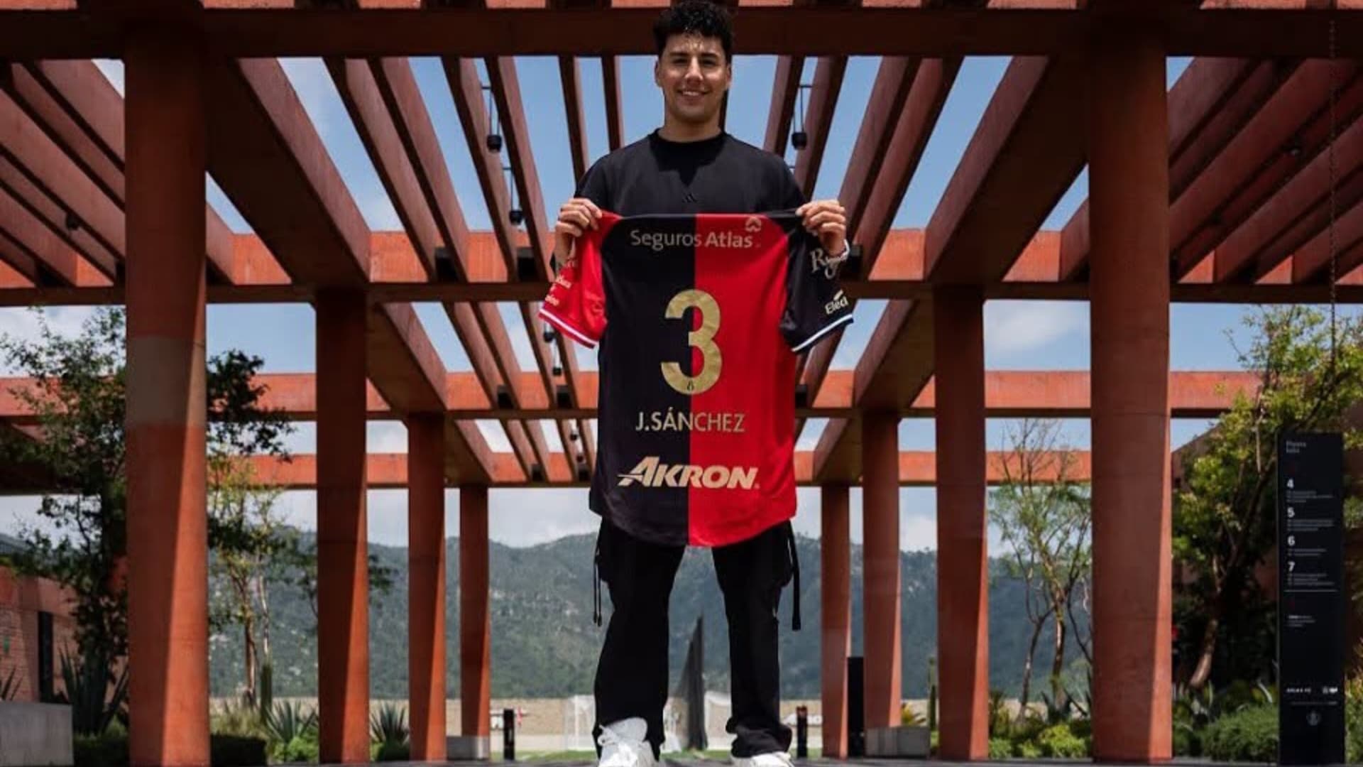 Jorge Sánchez usará el número 3 para defender la playera del Atlas en la Liga MX
