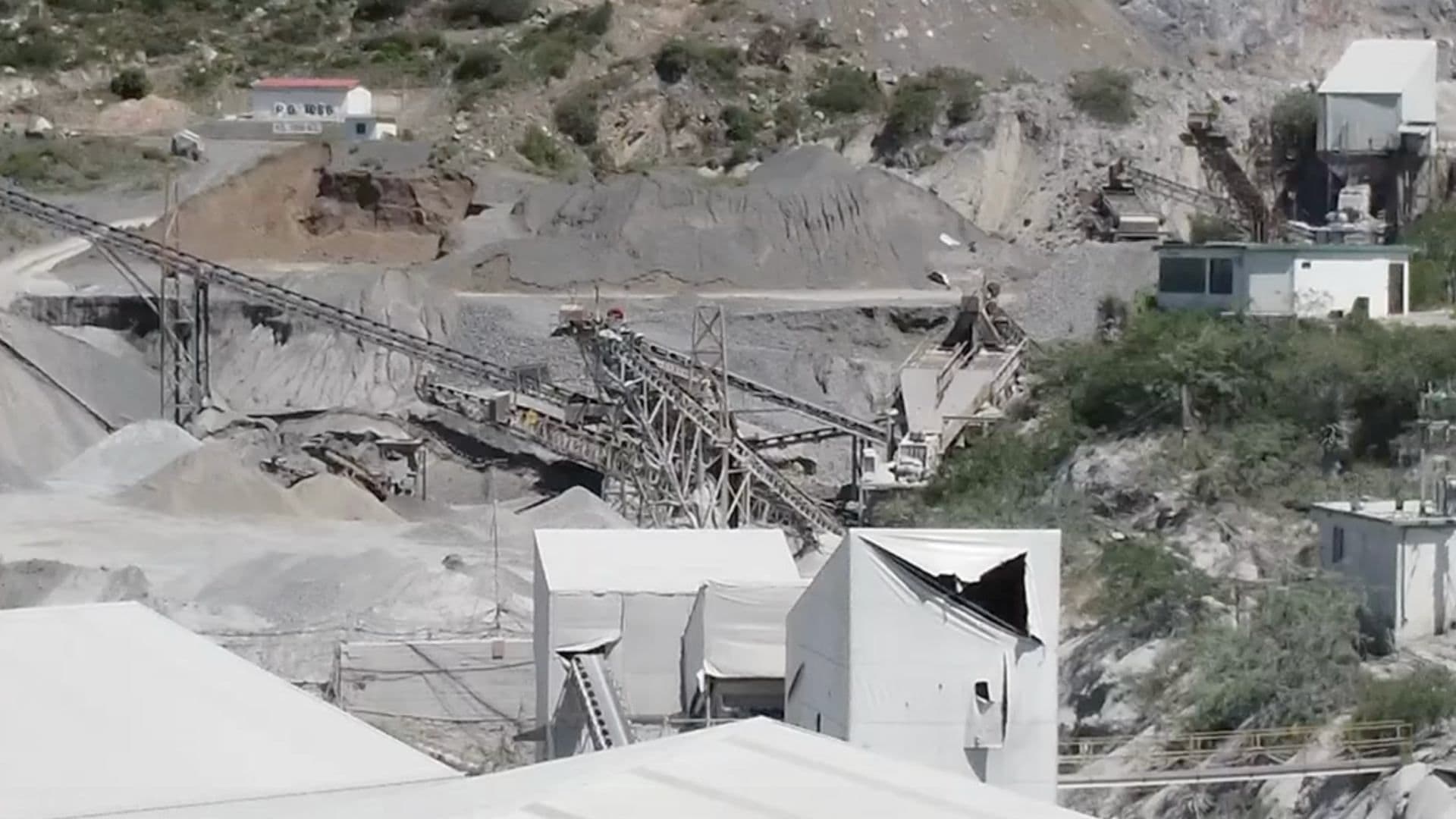Derrumbe en pedrera en Escobedo