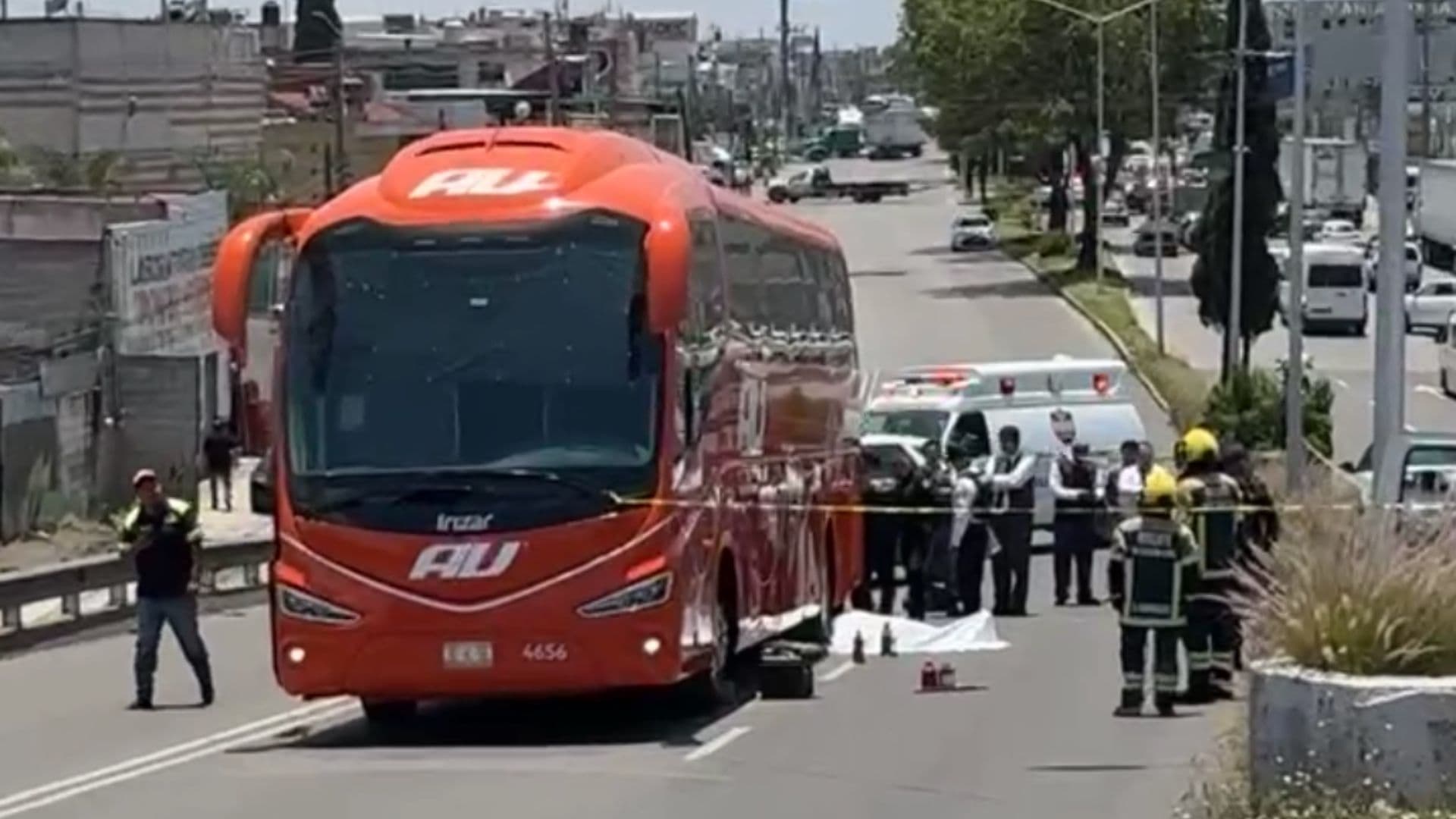 Muere mecánico atropellado por autobús de pasajeros.