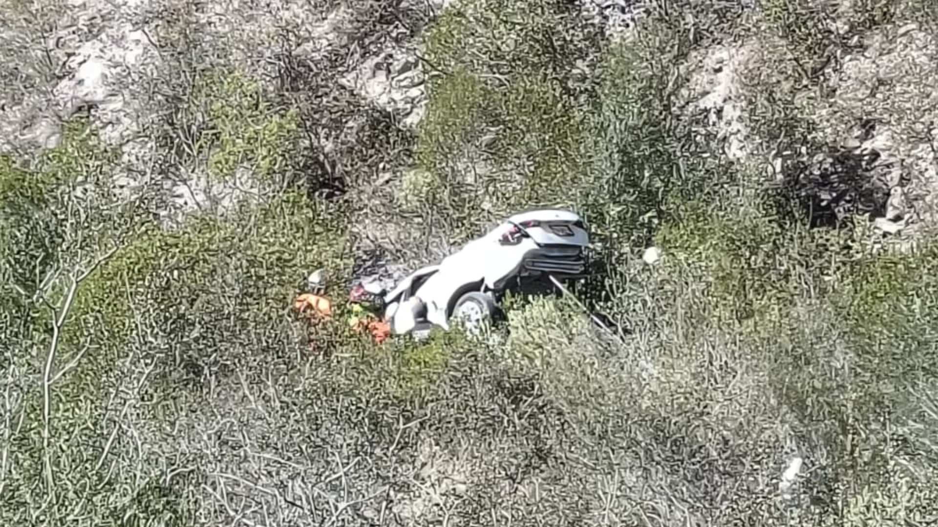 Auto desbarrancado