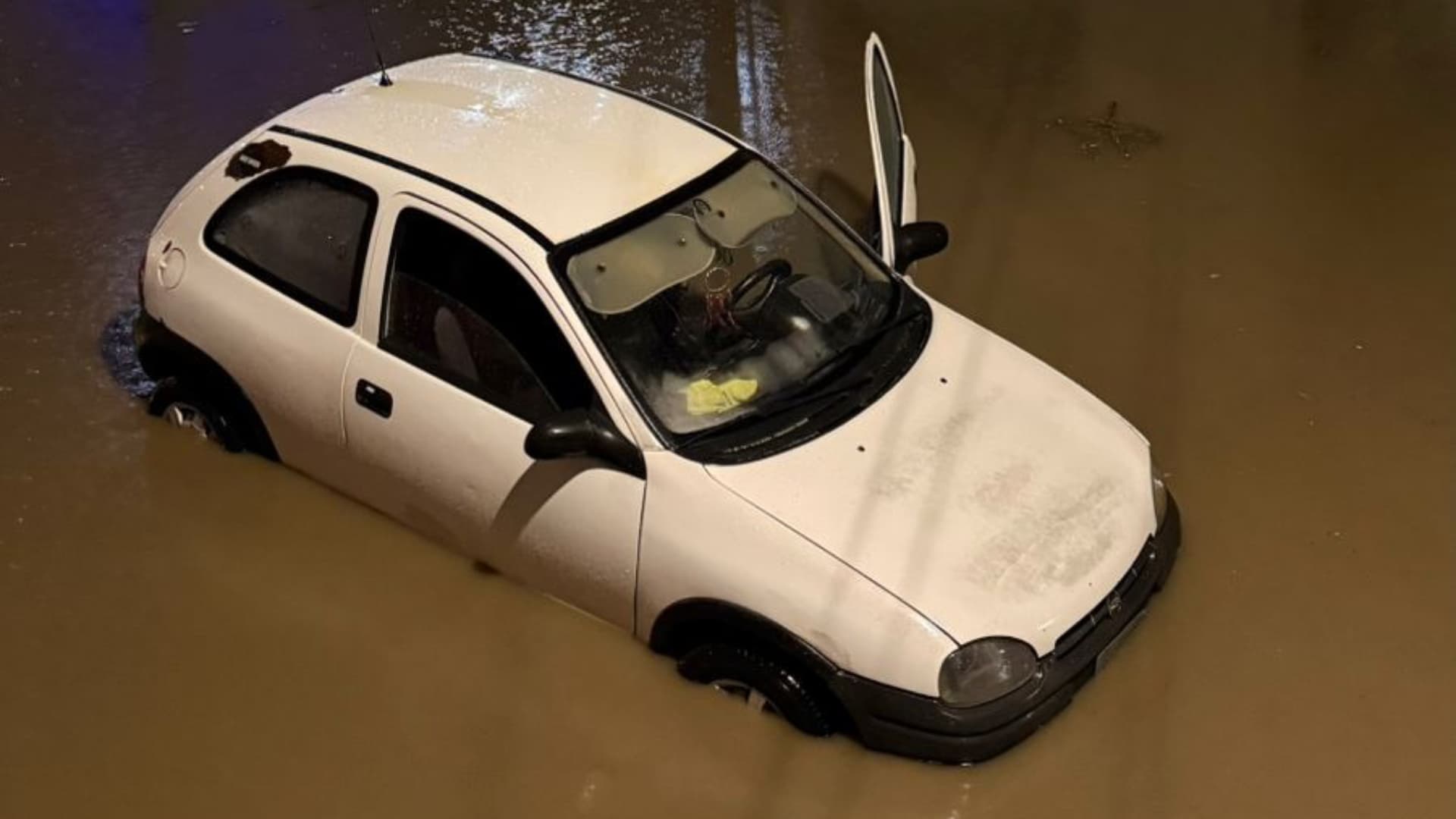 Automóvil Varado Lluvia Calle Inundada Colonia Villa Posadas Puebla 1 Septiembre 2026
