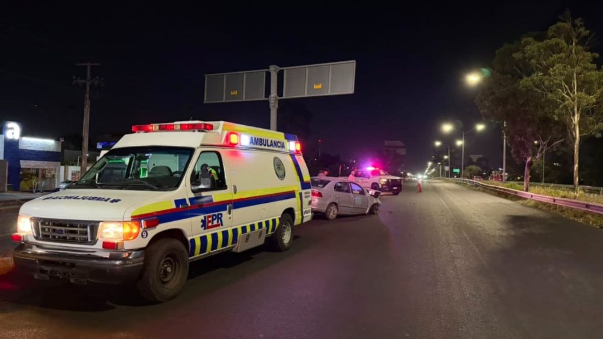 Accidente vial en la México-Querétaro a la altura de la localidad de Lomas de Casa Blanca, dirección a San Juan del Río