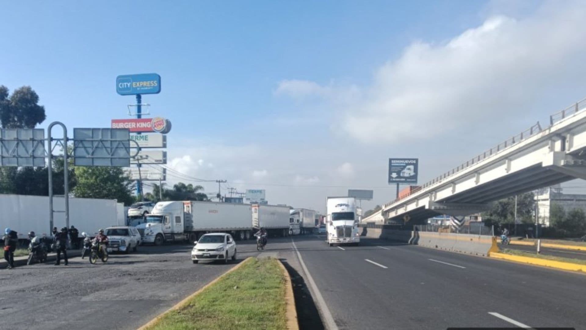 Accidente en el kilómetro 42 de la autopista México-Querétaro