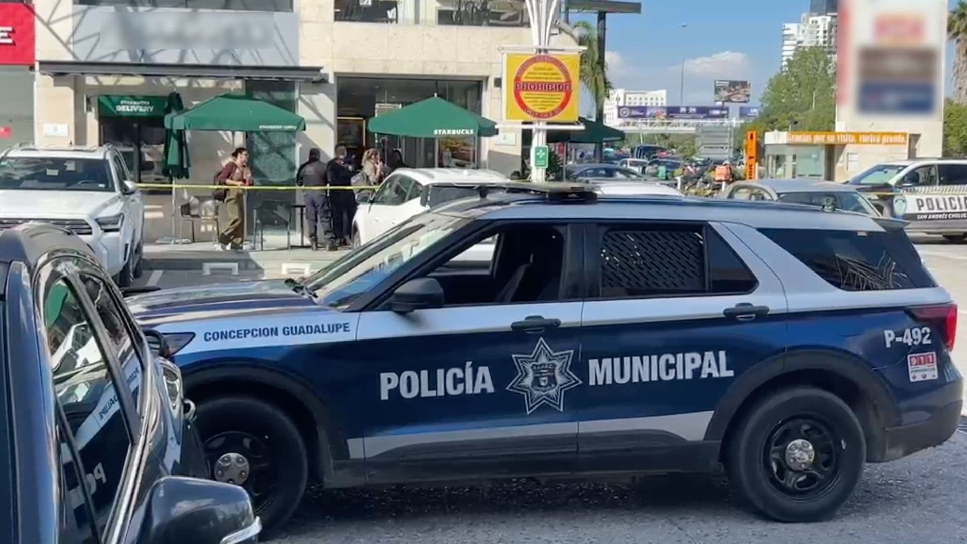 Policía se entrevistaron con testigos del presunto intento de robo.