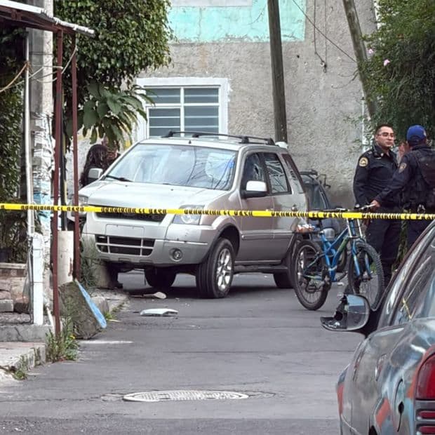 El hombre fue atado a balazos cuando salía de su domicilio