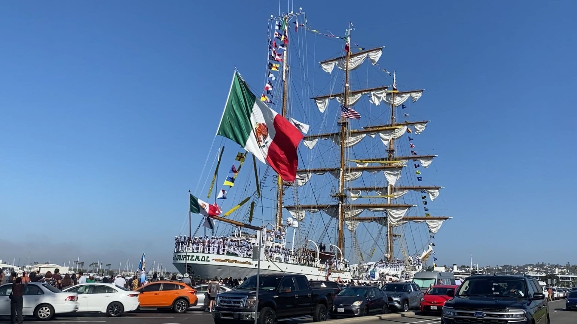 Buque Escuela Cuauhtémoc Arriba a San Diego y Ofrece Visitas Públicas