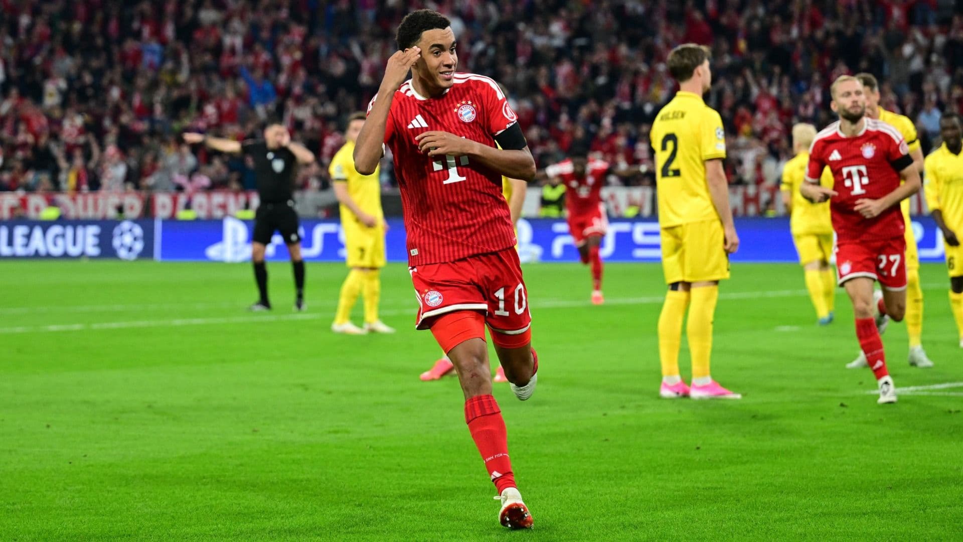 Jamal Musiala festeja el 1-0 del Bayern en el Allianz Arena de Múnich.