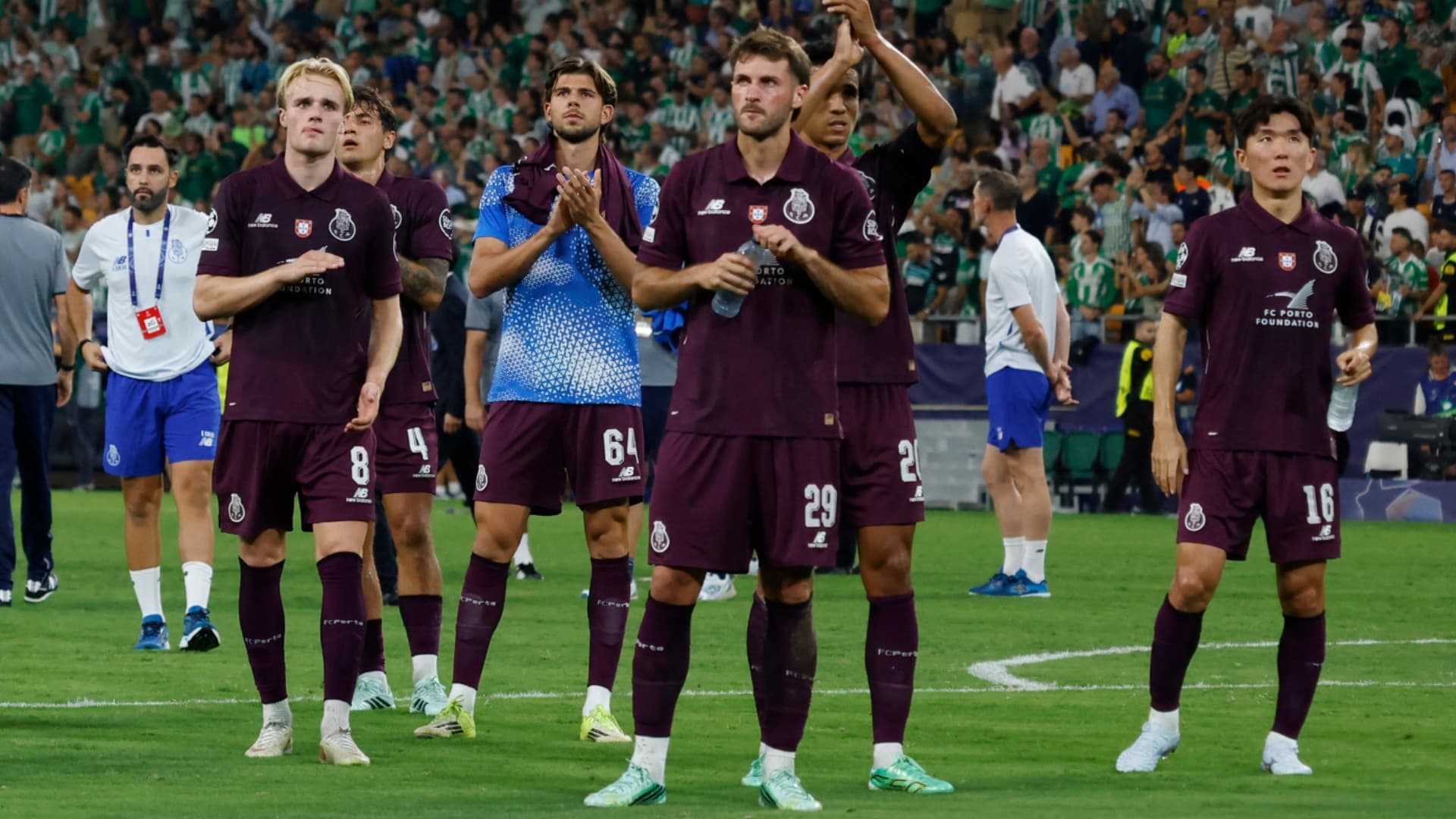 Betis vs Porto: ¿Cómo le fue a Fidalgo y Santi en Duelo de Mexicanos en Champions?