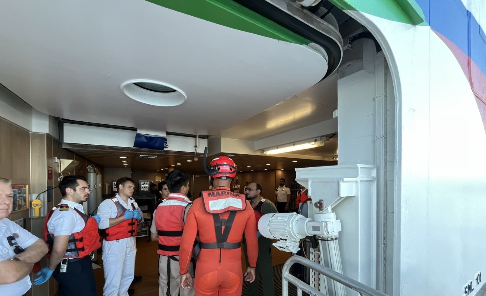 Marina Evacúa a Mujer con Síntomas de Apendicitis en Crucero de Ensenada, BC