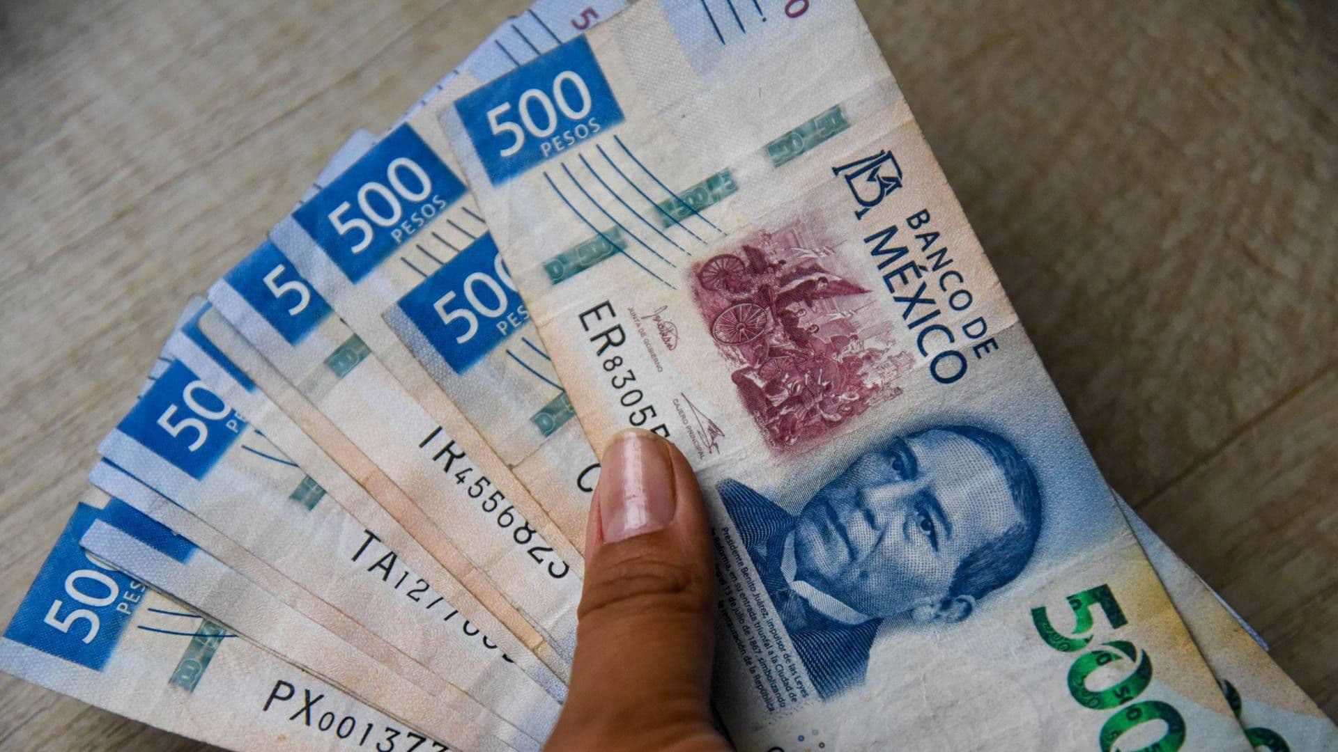 Billetes. Semanas cotizadas para retirar la Afore