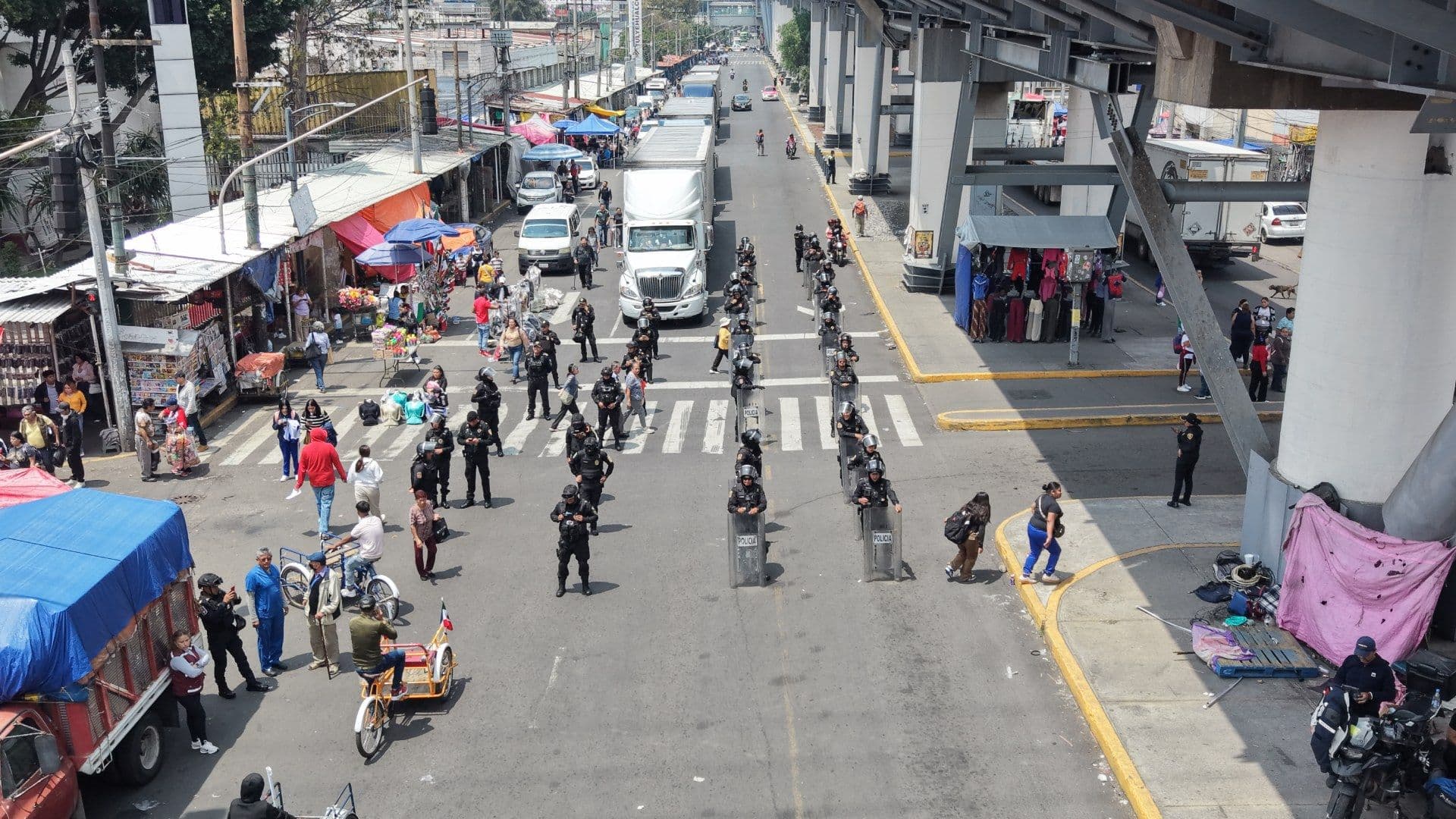 Bloqueo en Avenida Tláhuac, alcaldía Iaztapalapa