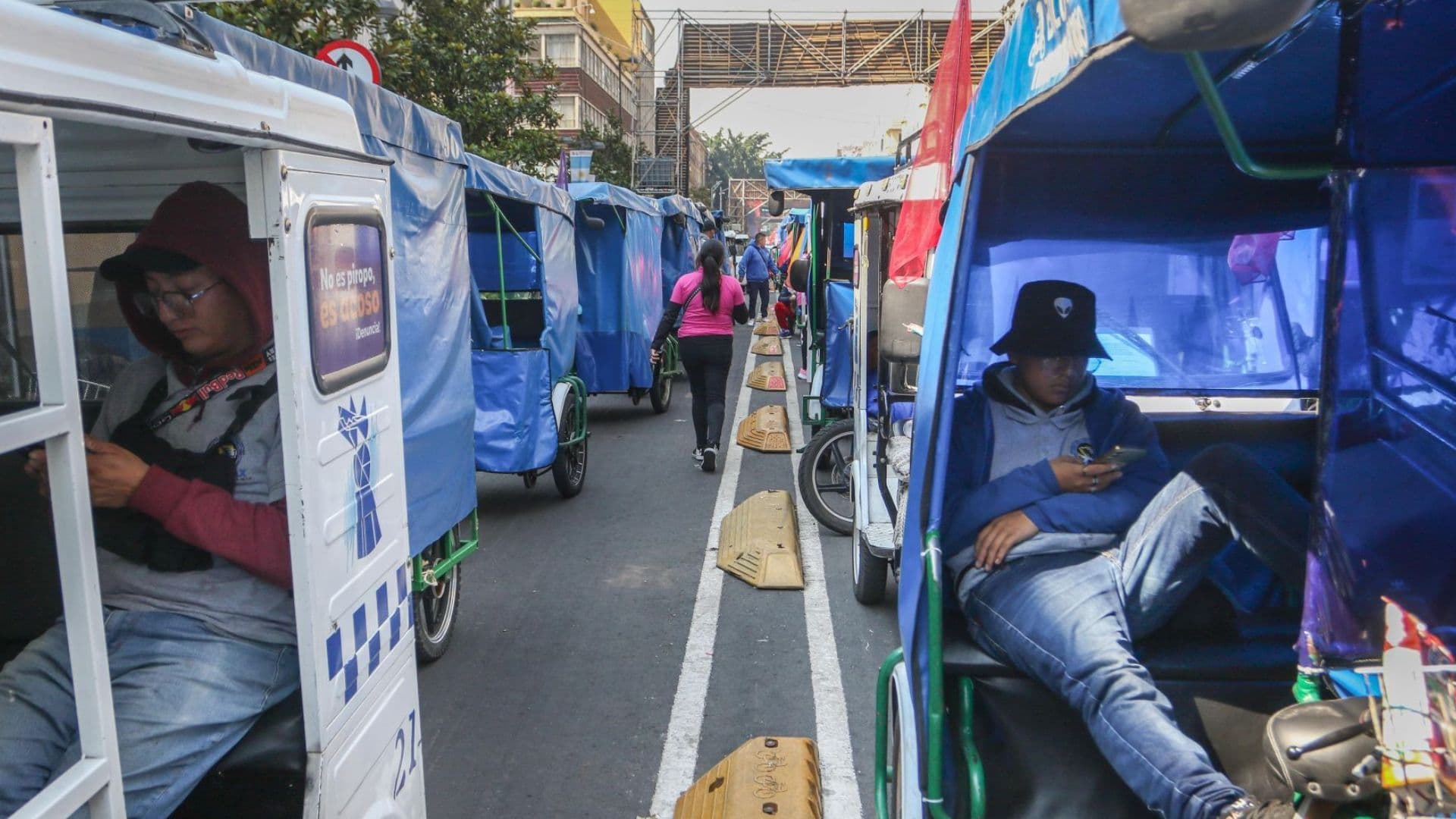 Bloqueo en avenida 20 de Noviembre en la Ciudad de México.