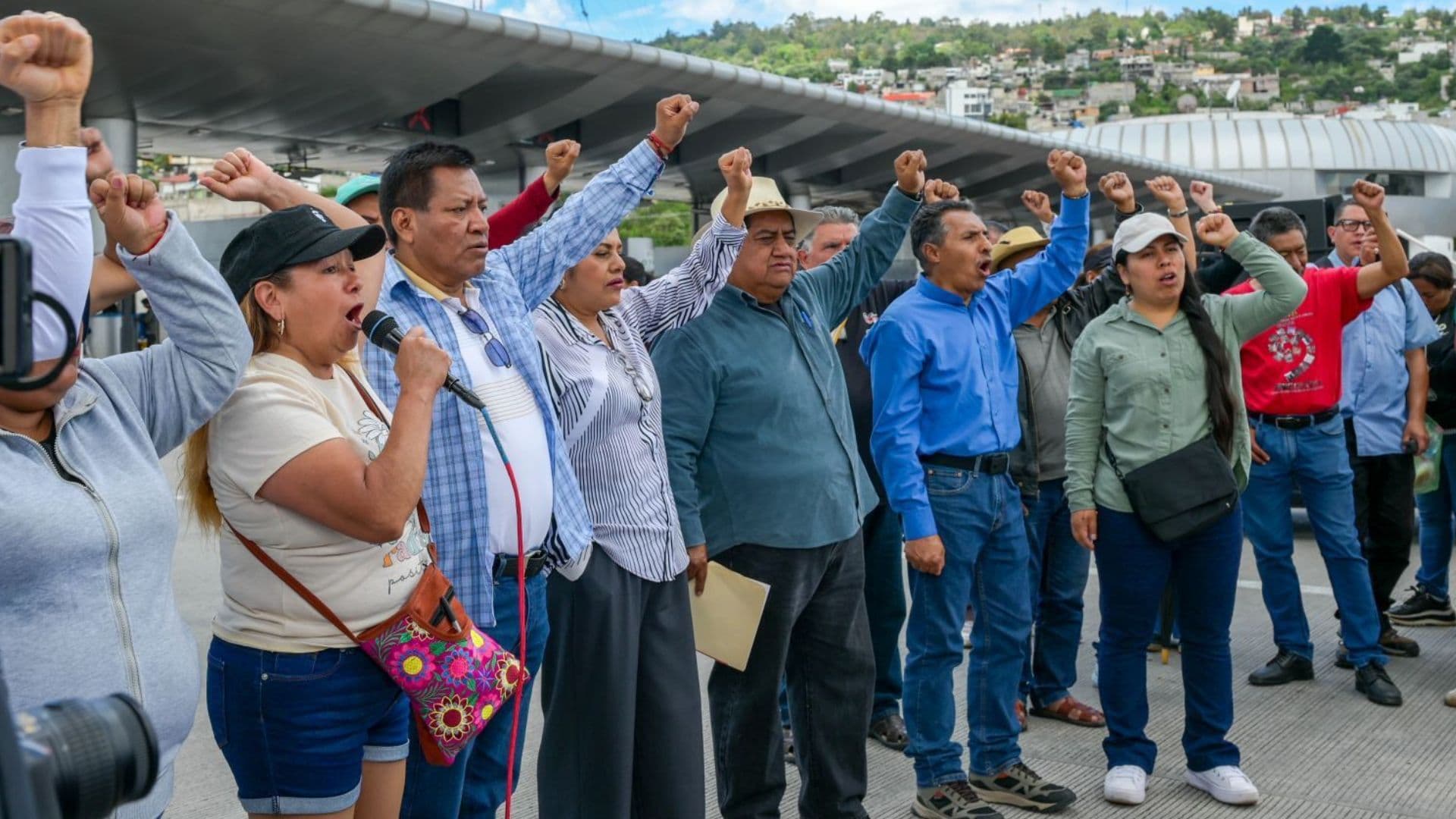 Bloqueo en la caseta de Tlalpan en la Autopista México-Cuernavaca.