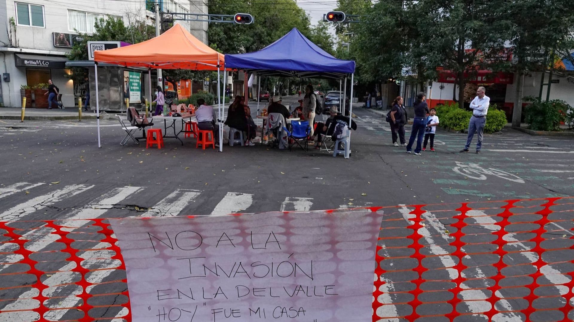 Bloqueo en calles de la colonia Del Valle, en la Ciudad de México.