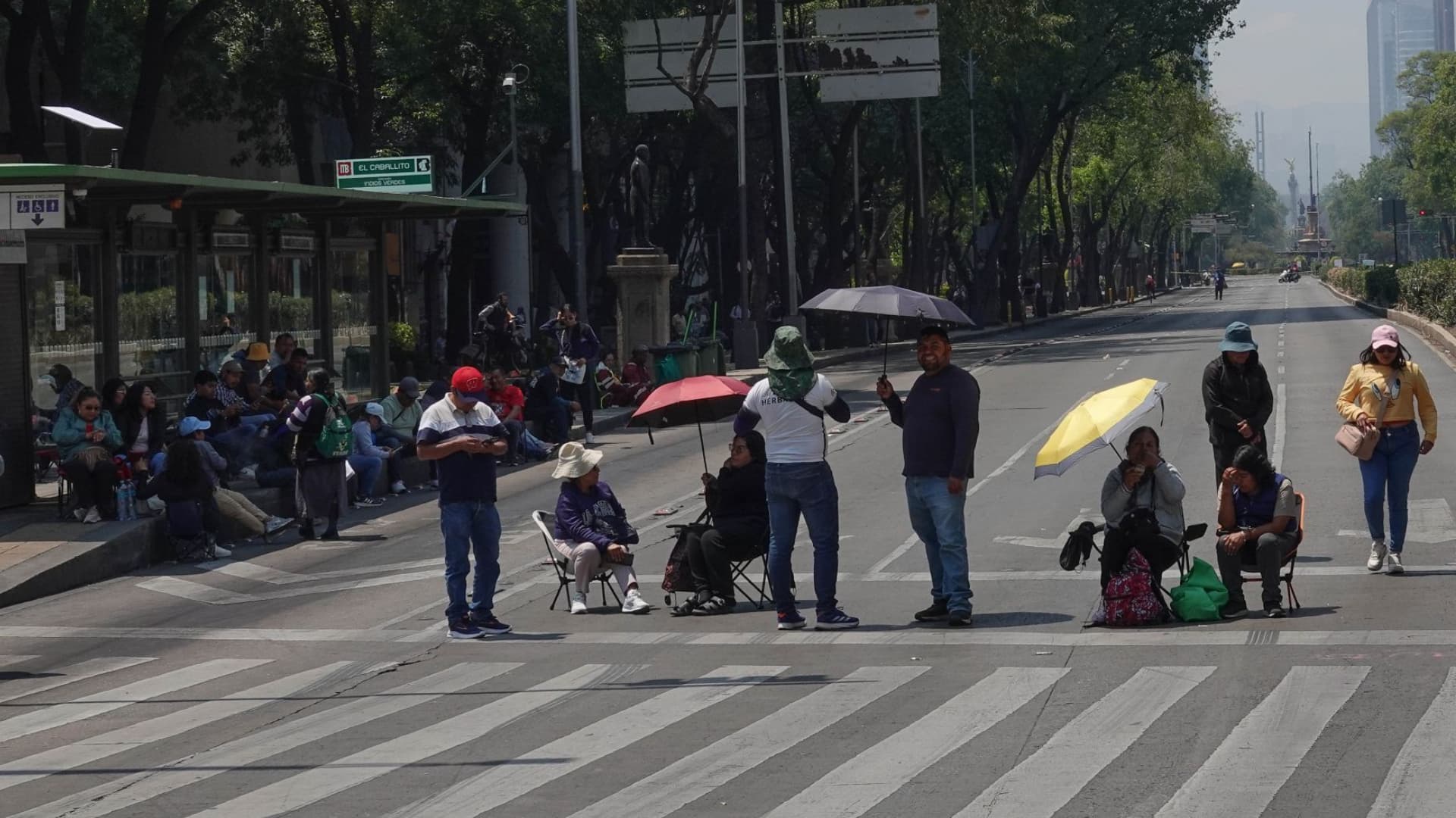 Bloqueo en Paseo de la Reforma en la Ciudad de México.