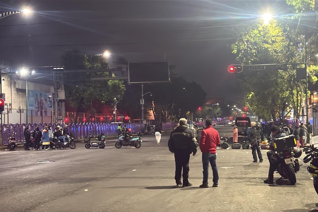 Bloqueo en el Eje 1 Oriente, en la zona centro de CDMX