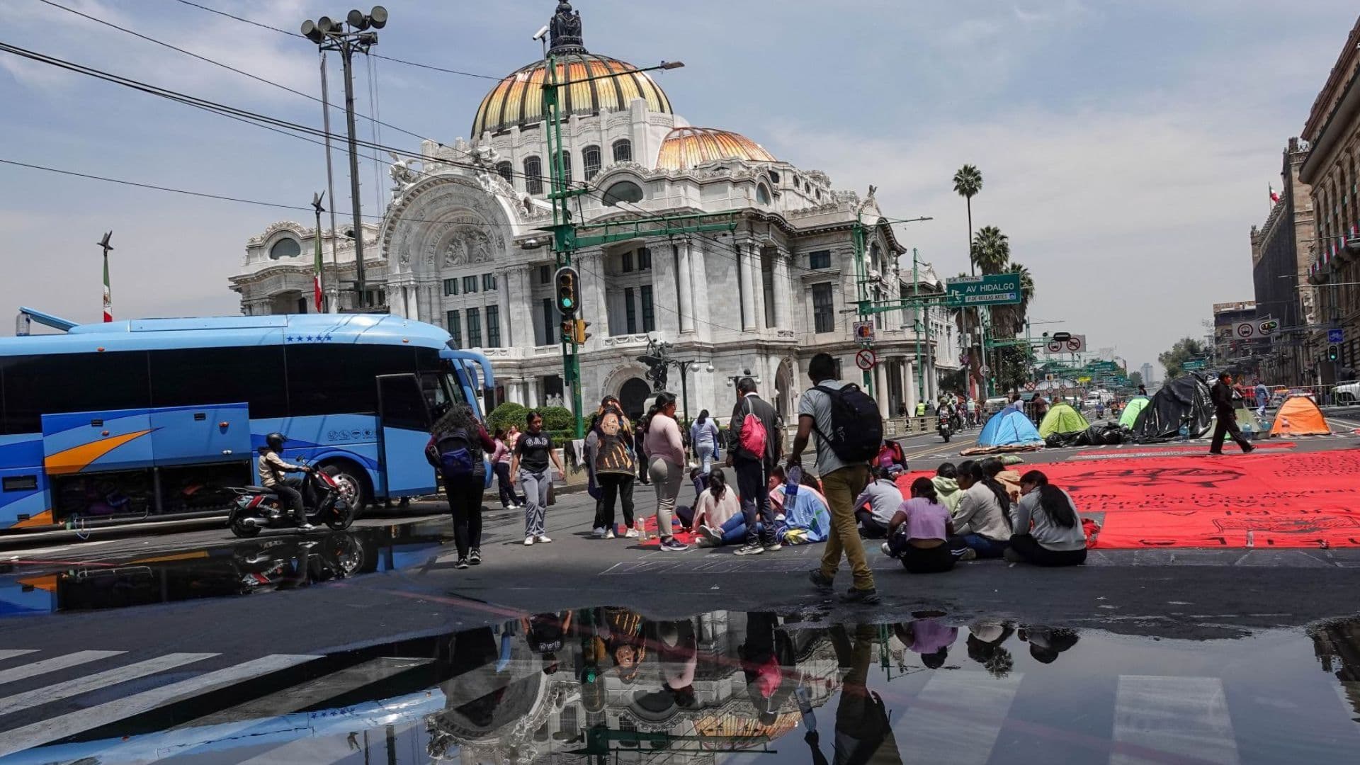 Bloqueo en Eje Central en la Ciudad de México.