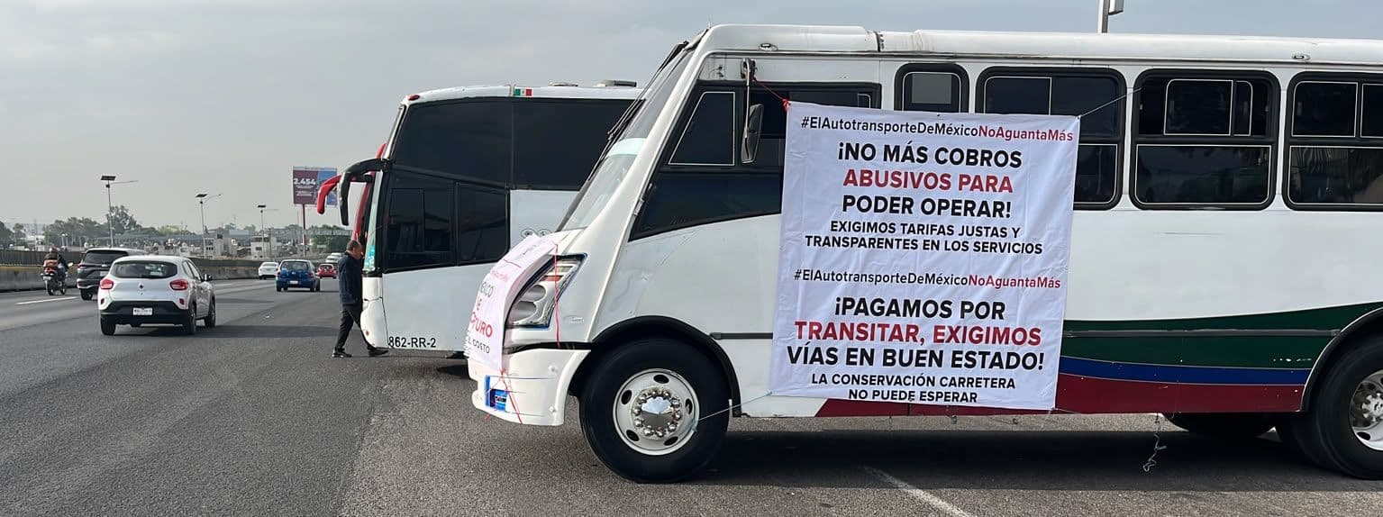 Bloqueo de transportistas en la Autopista México-Pachuca