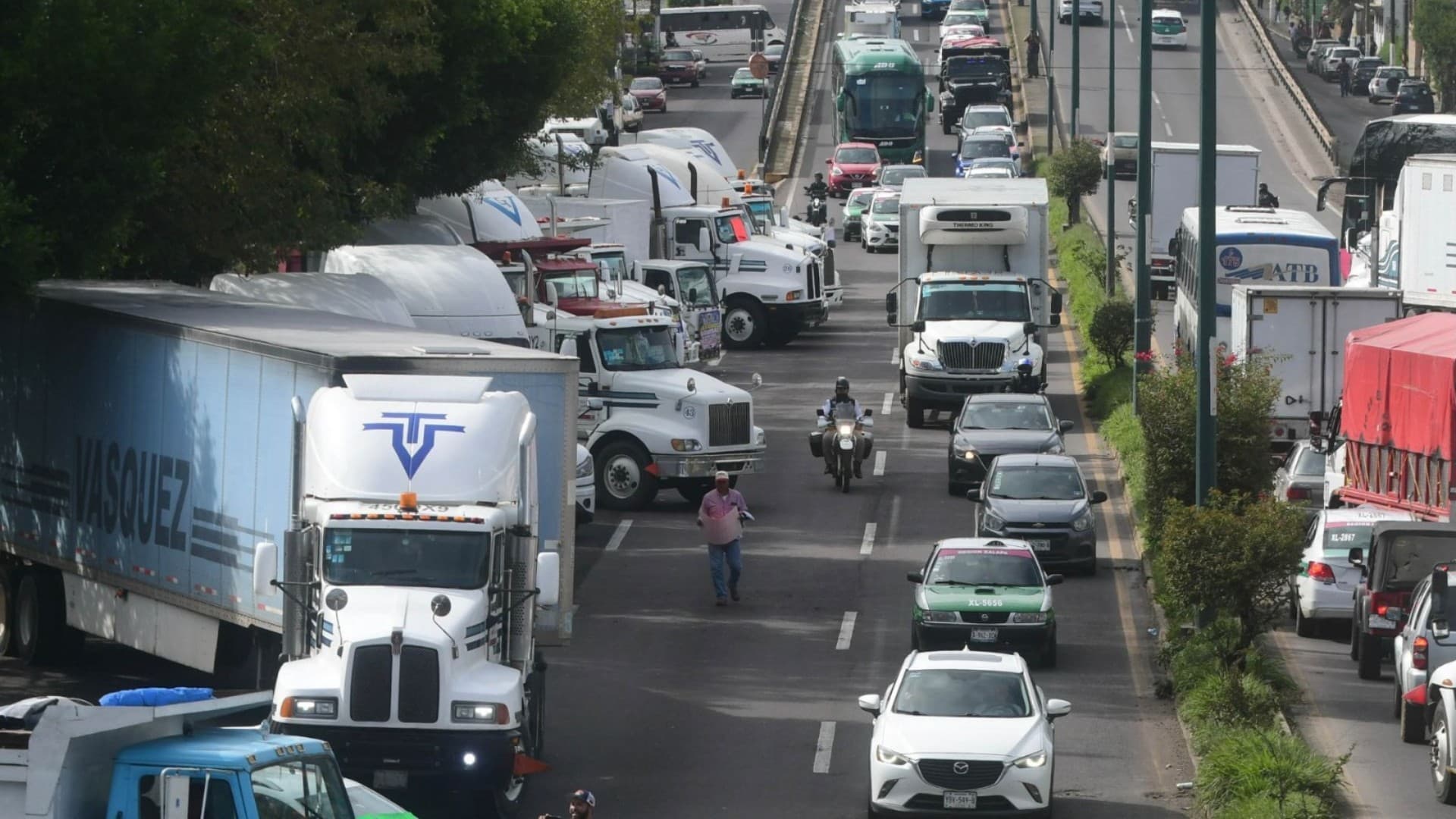 Siguen las protestas de transportistas en todo el país