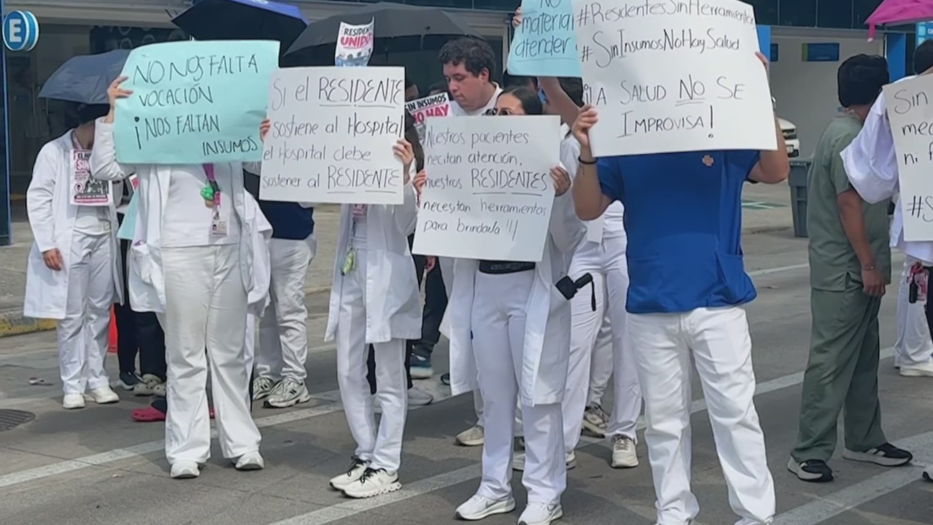 Protesta de médicos residentes del Hospital de Alta Especialidad de Veracruz