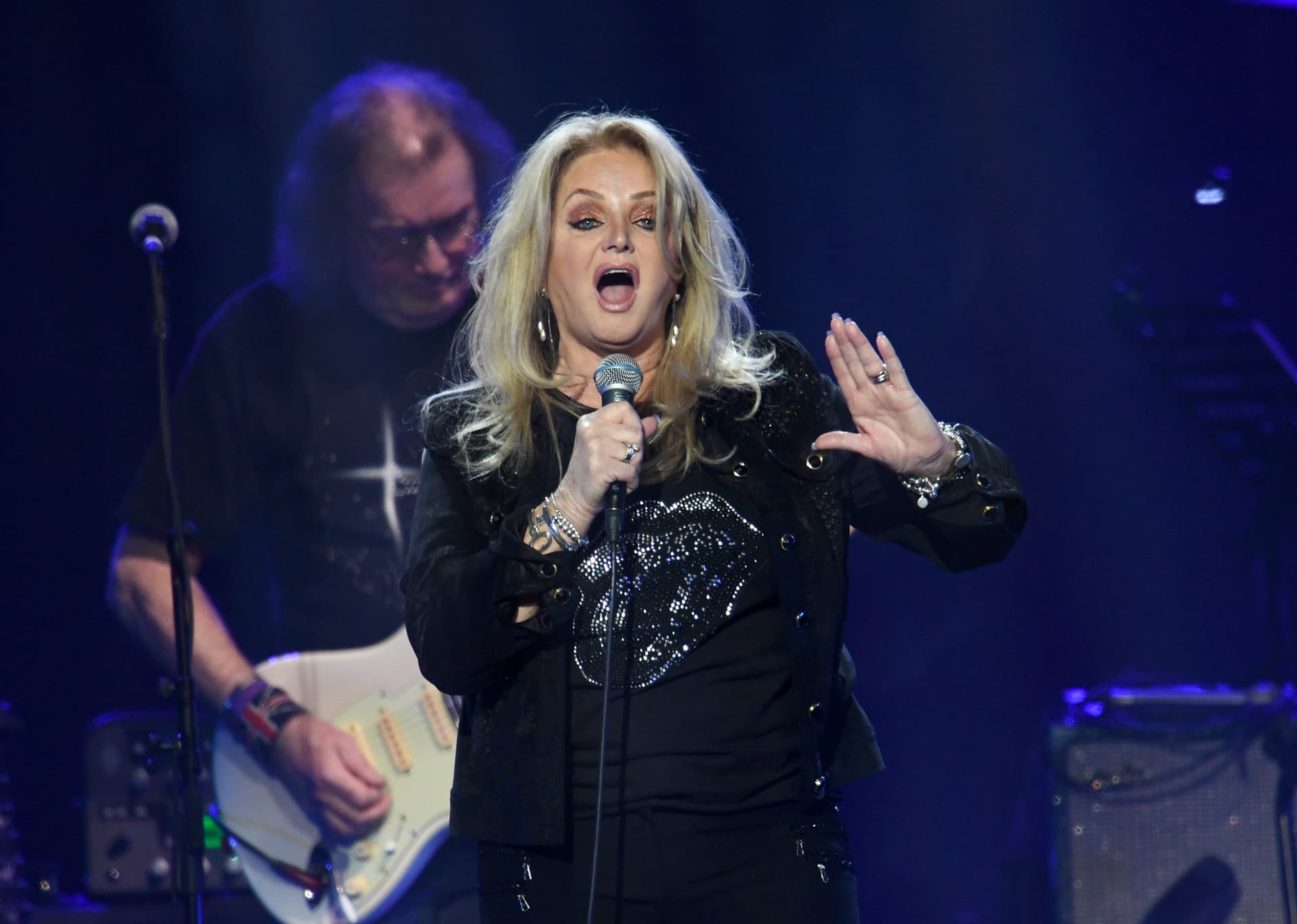 bonnie-tyler-despierta-coma-que-le-paso-cantante