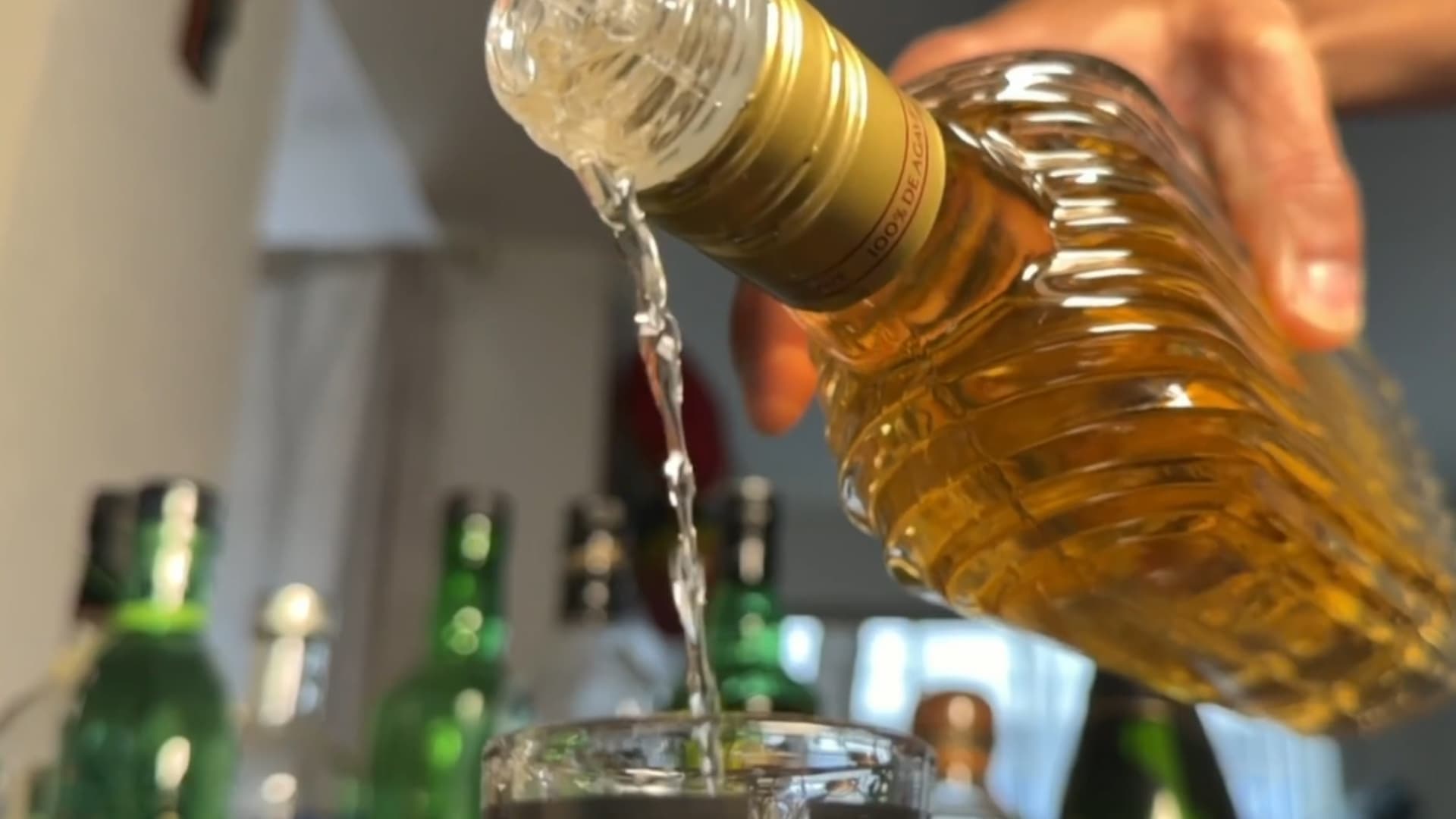 Investigaciones concluyeron que el tequila que provocó muertes había sido adulterado con metanol.